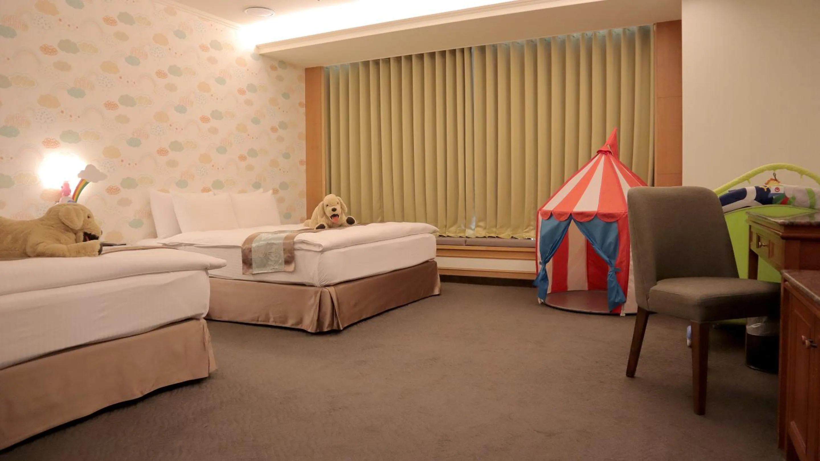 Photo of the whole room, Bed in Zhong Ke Hotel