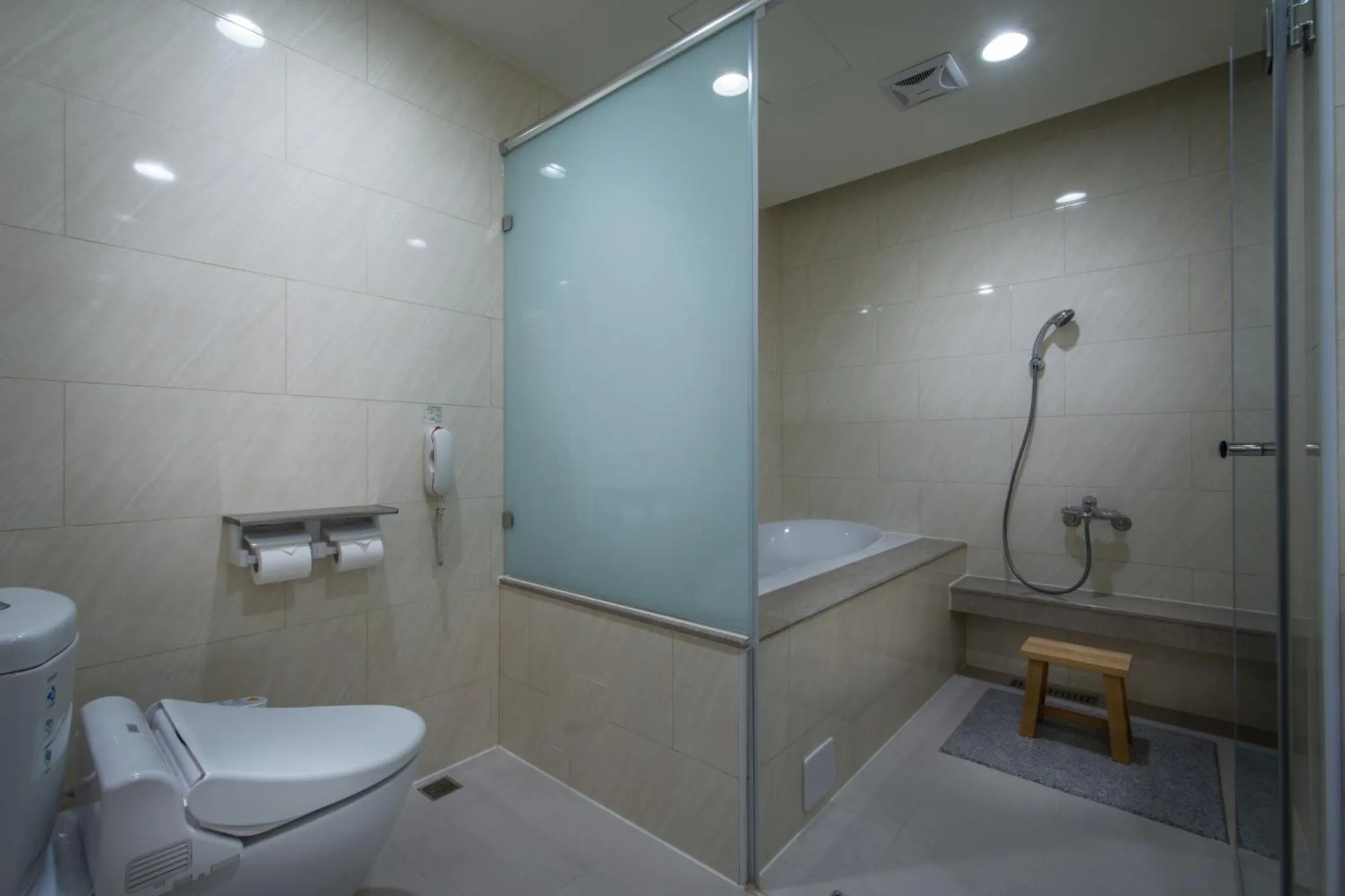 Shower in Zhong Ke Hotel