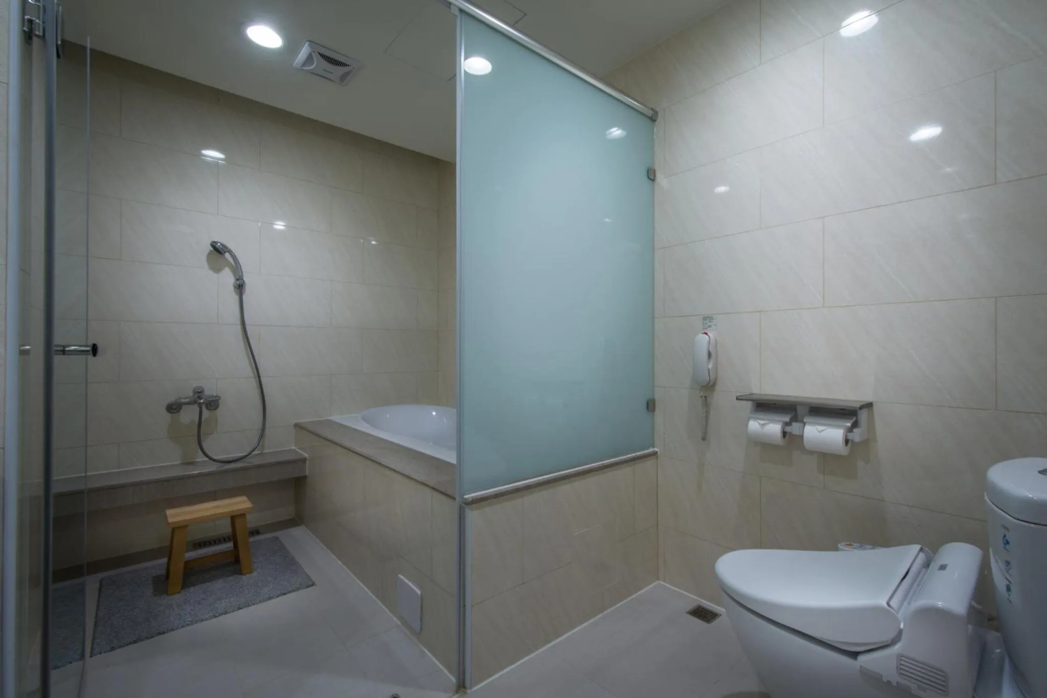 Shower in Zhong Ke Hotel