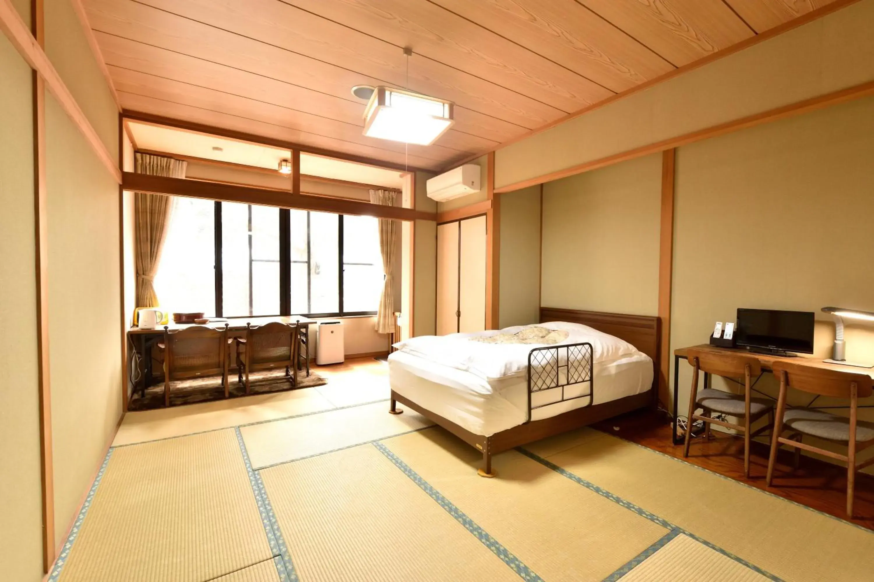 Japanese-Style Standard Room with Shared Bathroom - single occupancy in Akasawa Onsen Ryokan Japanese-Style Standard Room with Shared Bathroom - single occupancy in Akasawa Onsen Ryokan