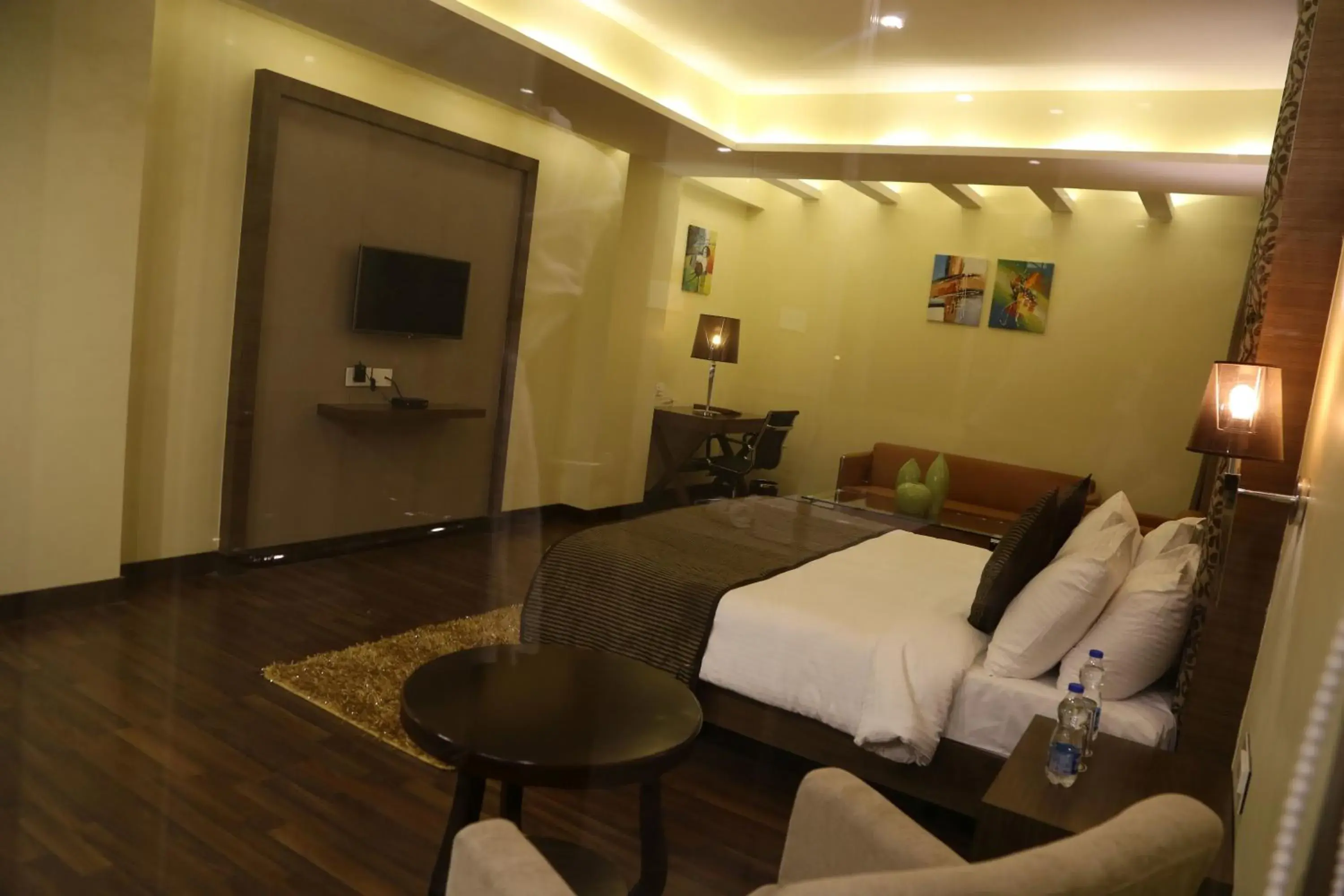 TV and multimedia, Bed in The Fern Residency Mundra TV and multimedia, Bed in The Fern Residency Mundra