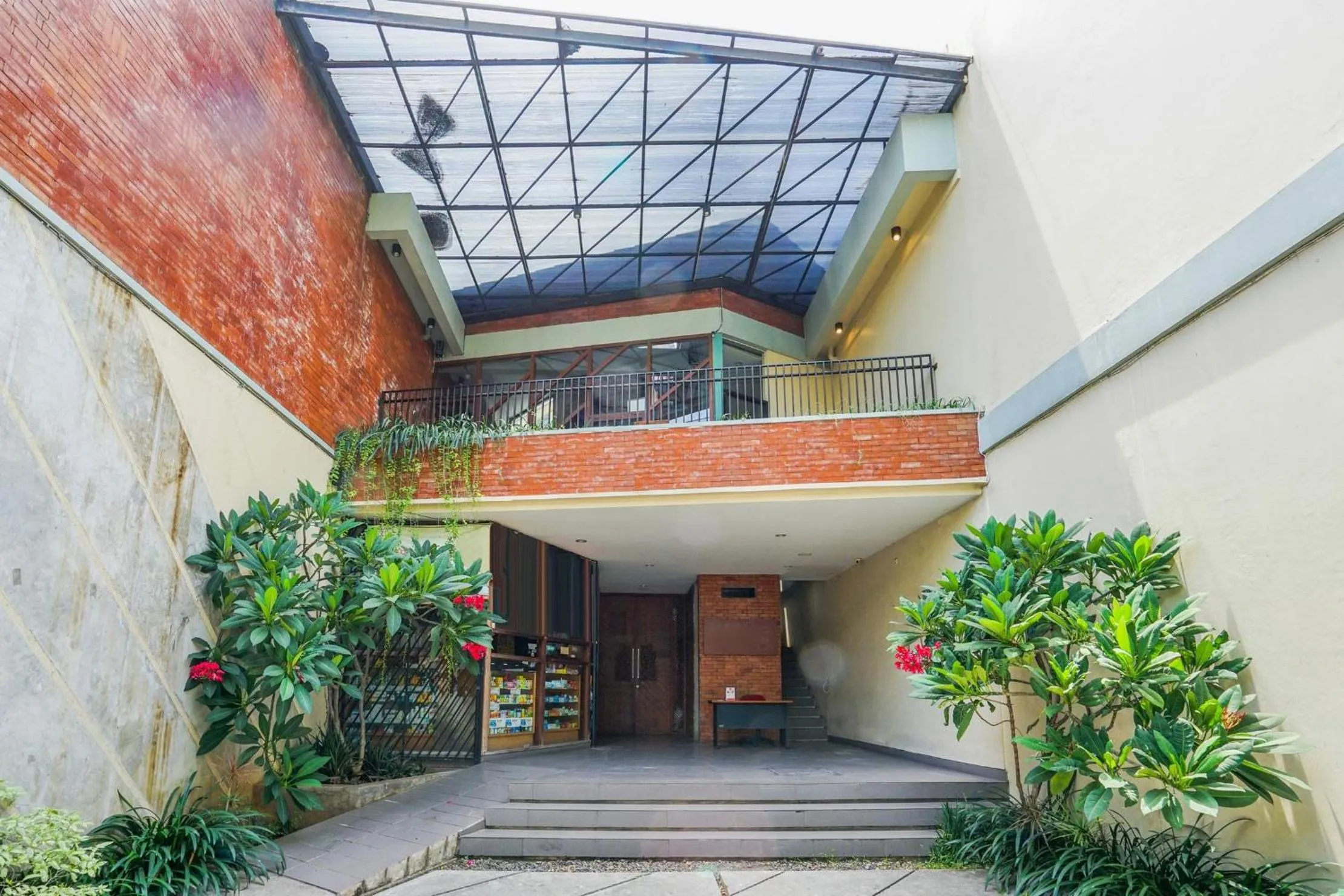 Property building in Noesa Heritage