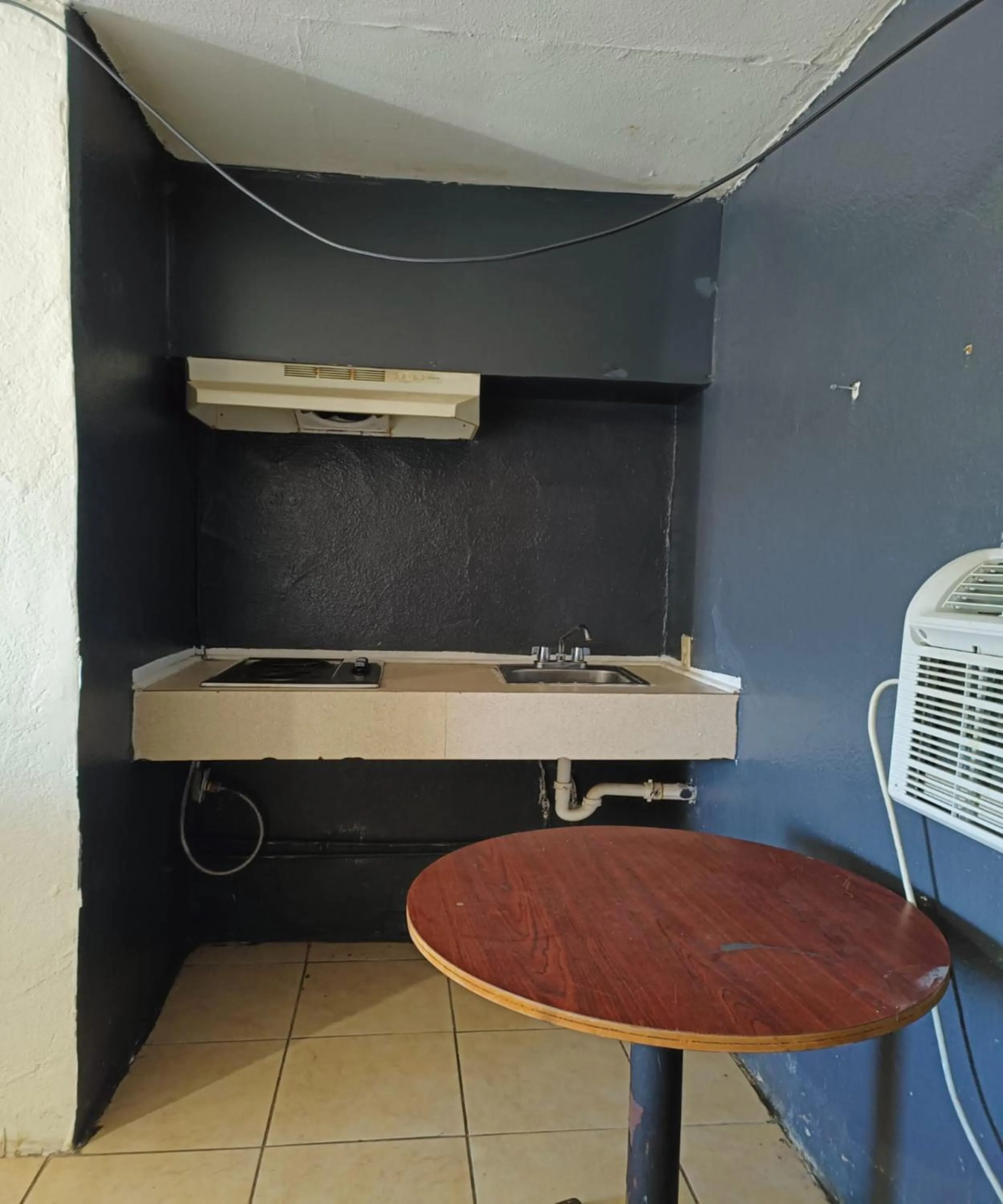 Kitchen or kitchenette in Crown Inn by OYO Orangeburg Hwy 301