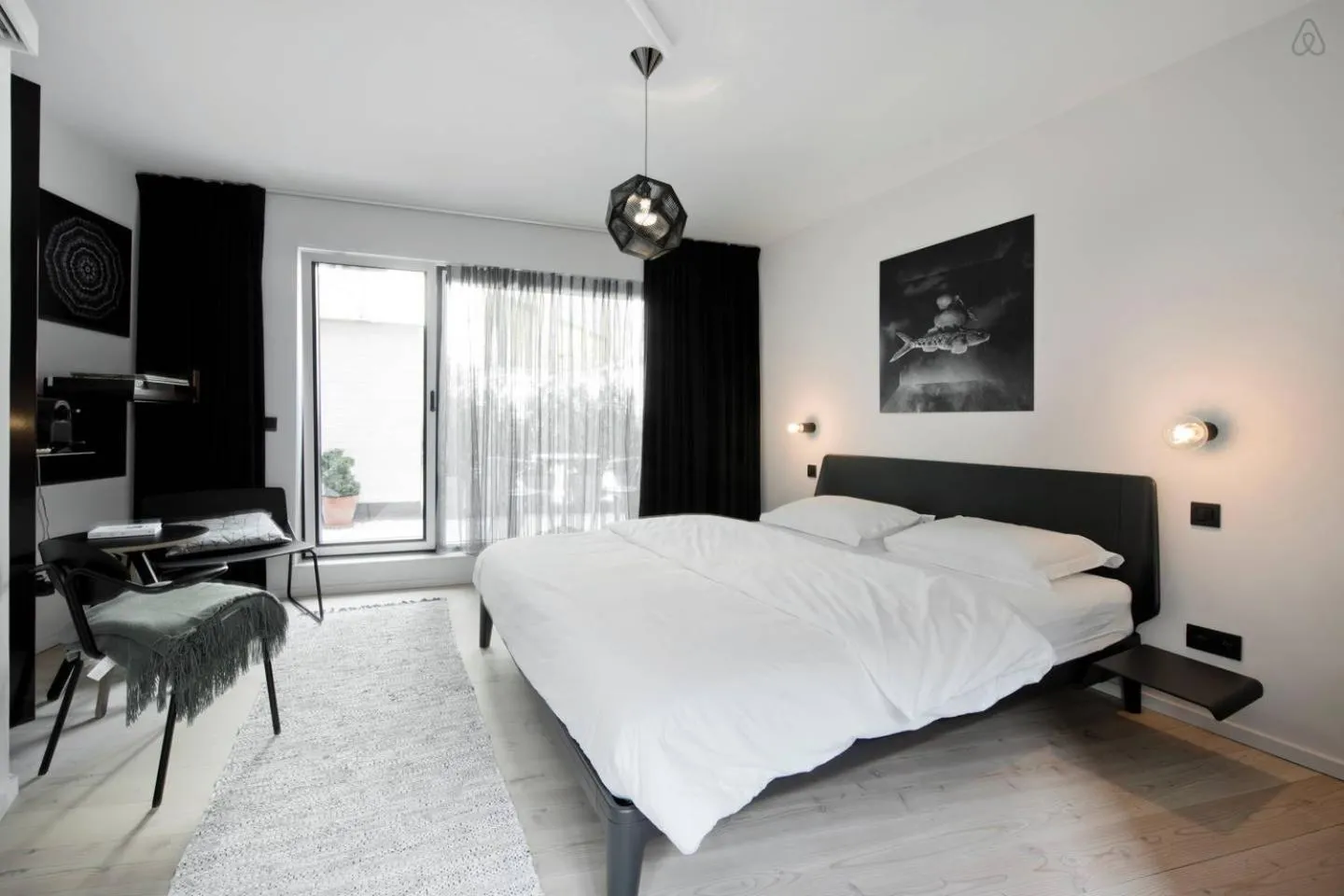 Photo of the whole room, Bed in B&B Lucy in the Sky