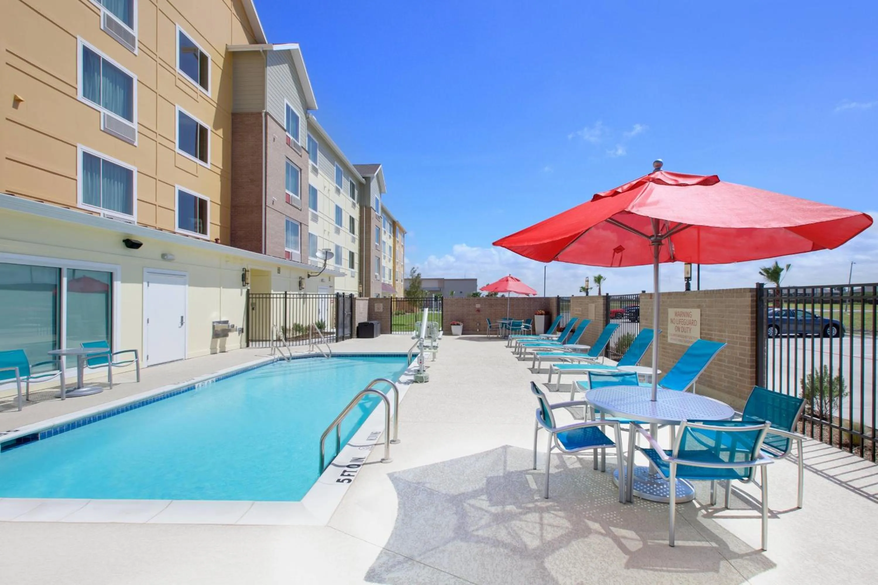 Swimming pool in TownePlace Suites by Marriott Corpus Christi Portland