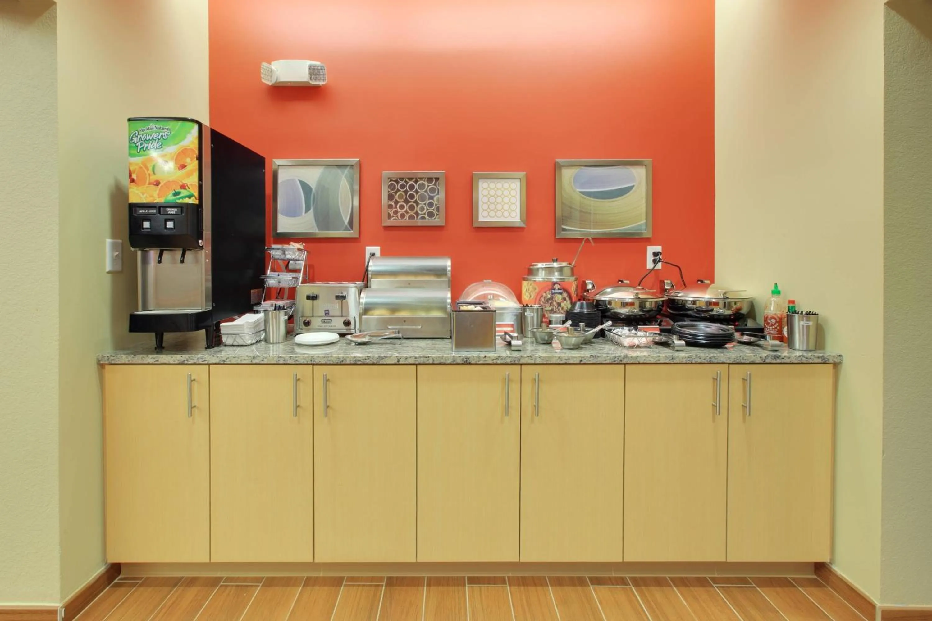 Breakfast in TownePlace Suites by Marriott Corpus Christi Portland