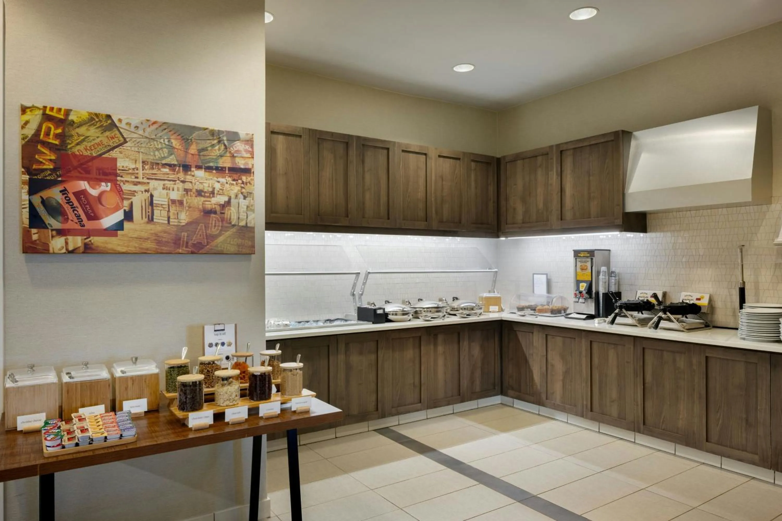 Breakfast in Residence Inn by Marriott Orlando Downtown