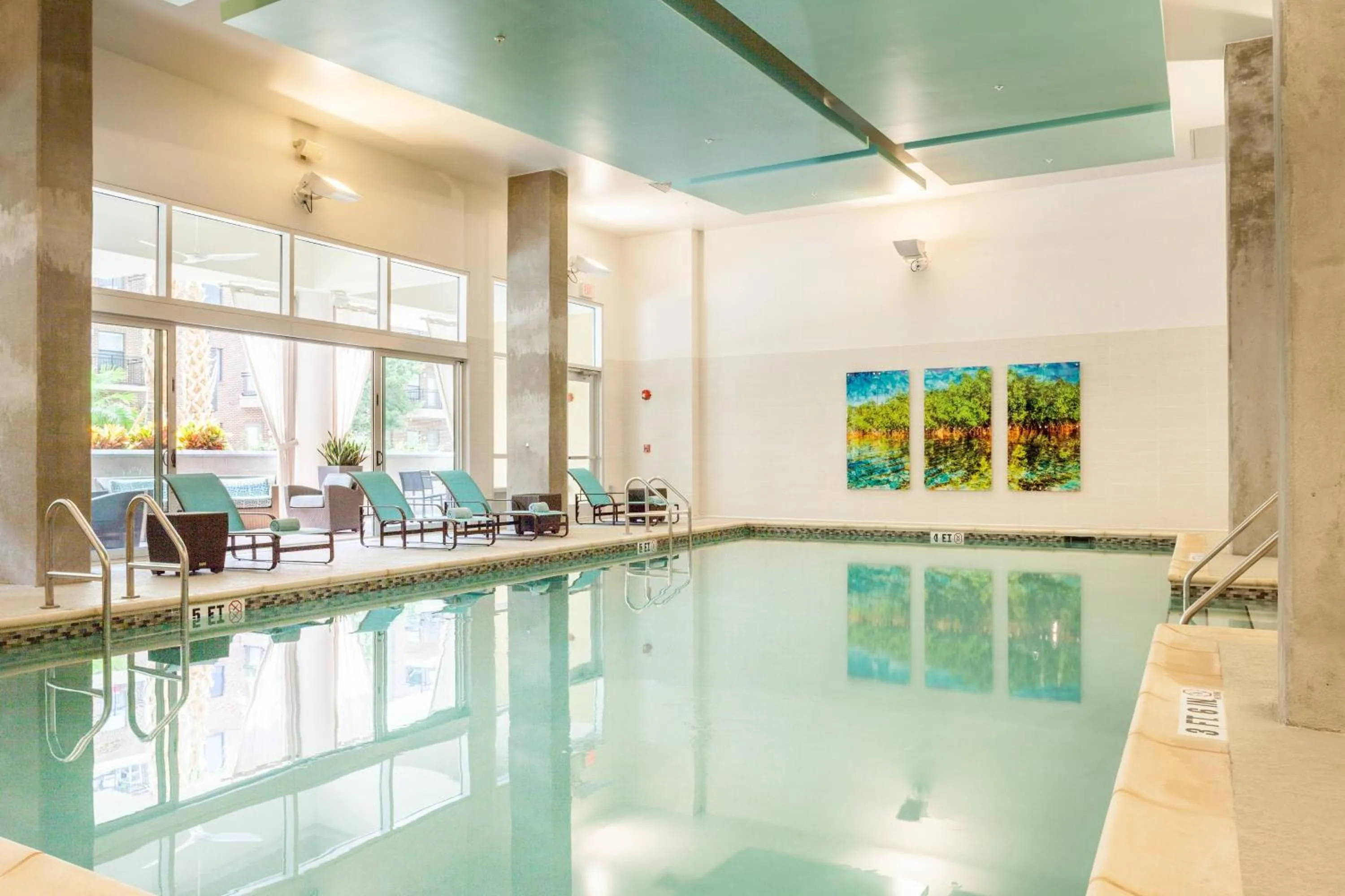 Swimming pool in Residence Inn by Marriott Orlando Downtown