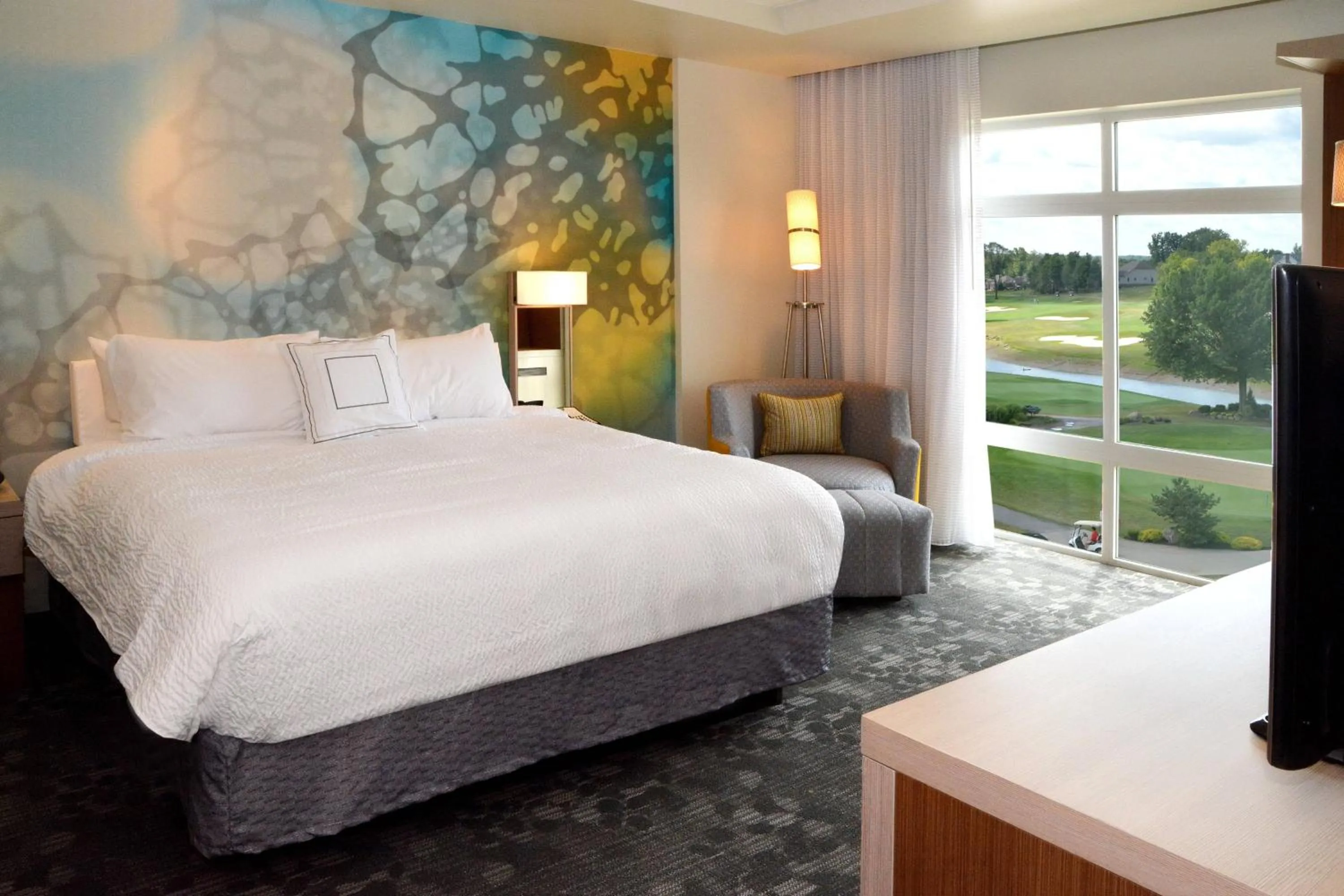 Photo of the whole room, Bed in Courtyard by Marriott Youngstown Canfield