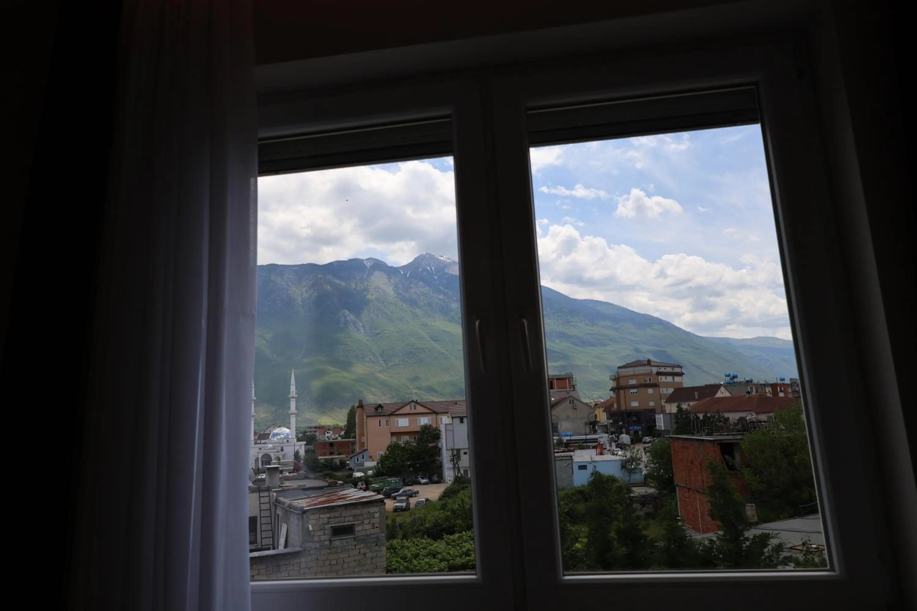 Nearby landmark in London Restaurant Hotel