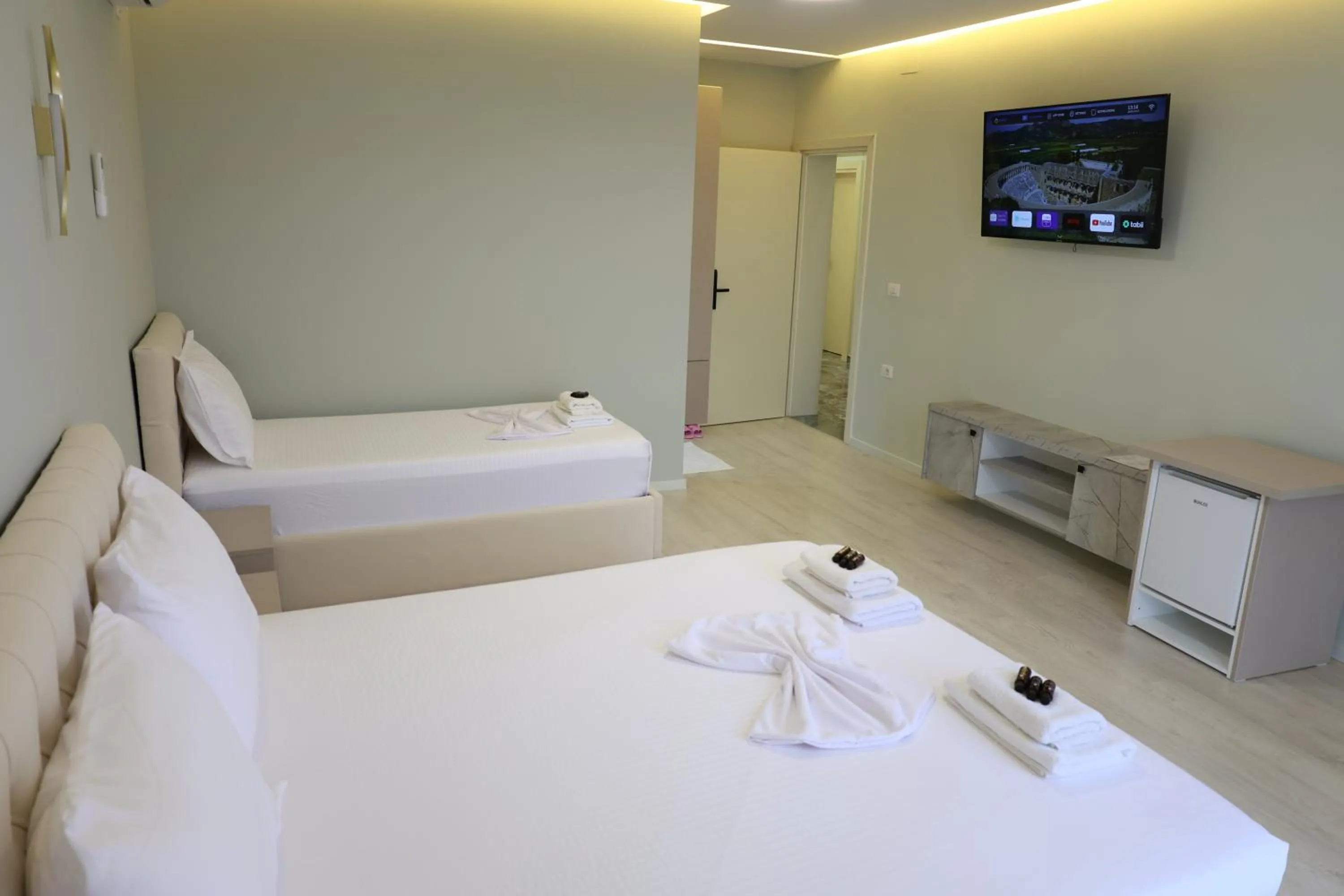 Bed in London Restaurant Hotel