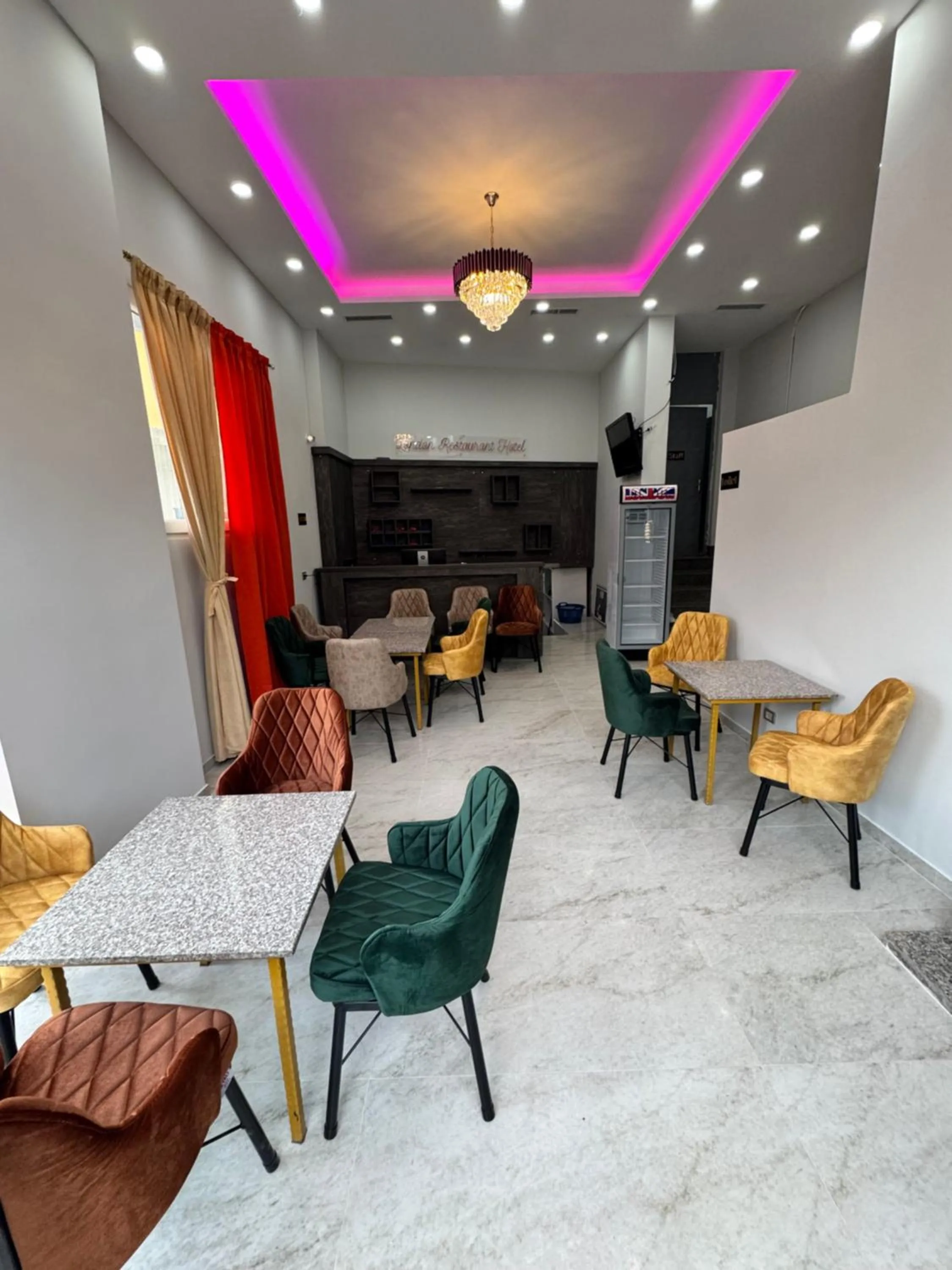 Dining area in London Restaurant Hotel