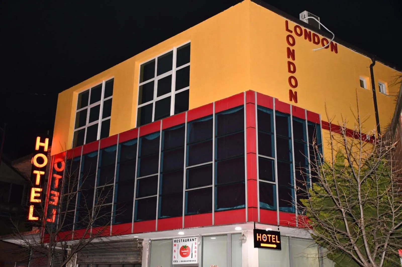 Property building in London Restaurant Hotel