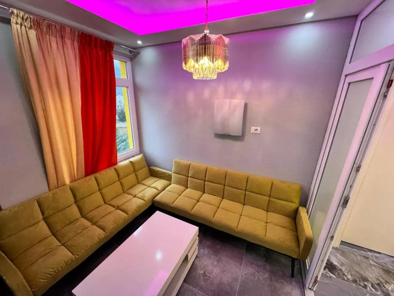 Lobby or reception in London Restaurant Hotel