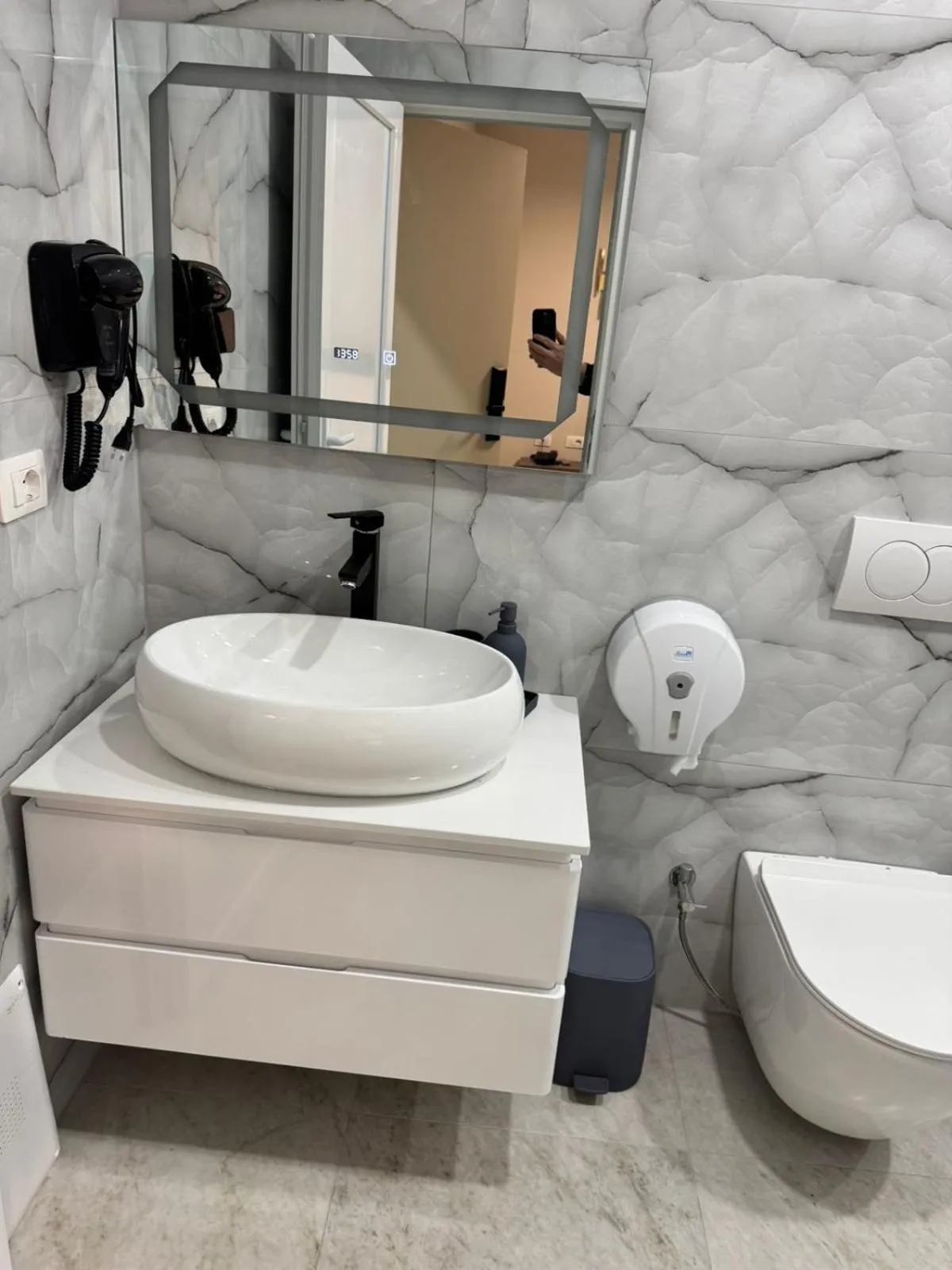 Toilet in London Restaurant Hotel