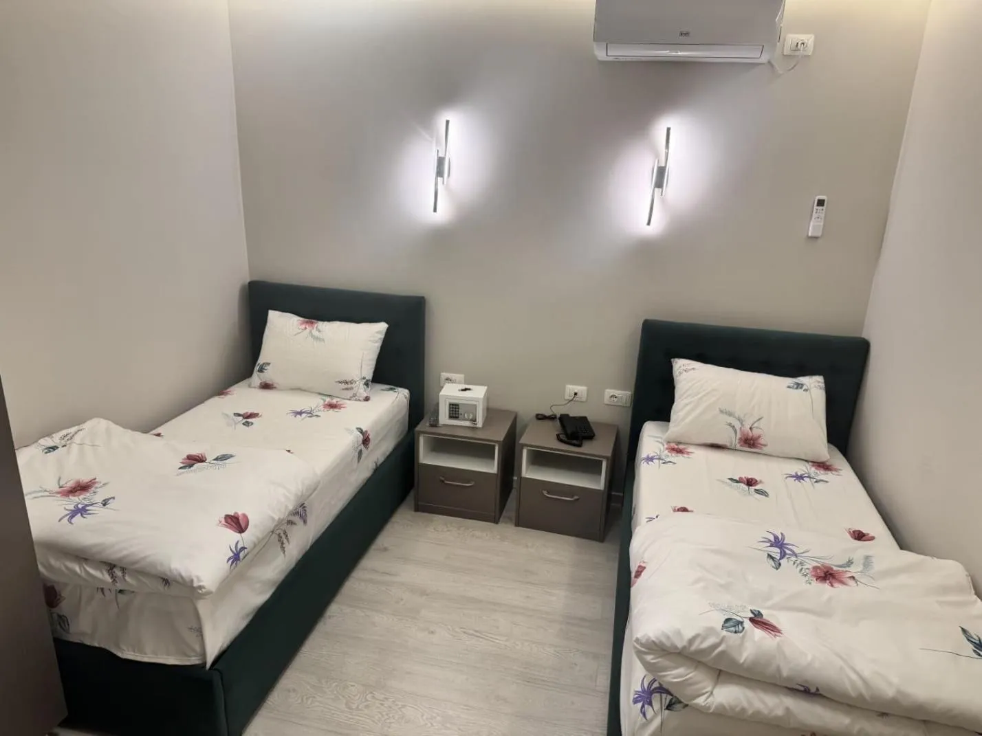 Bed in London Restaurant Hotel