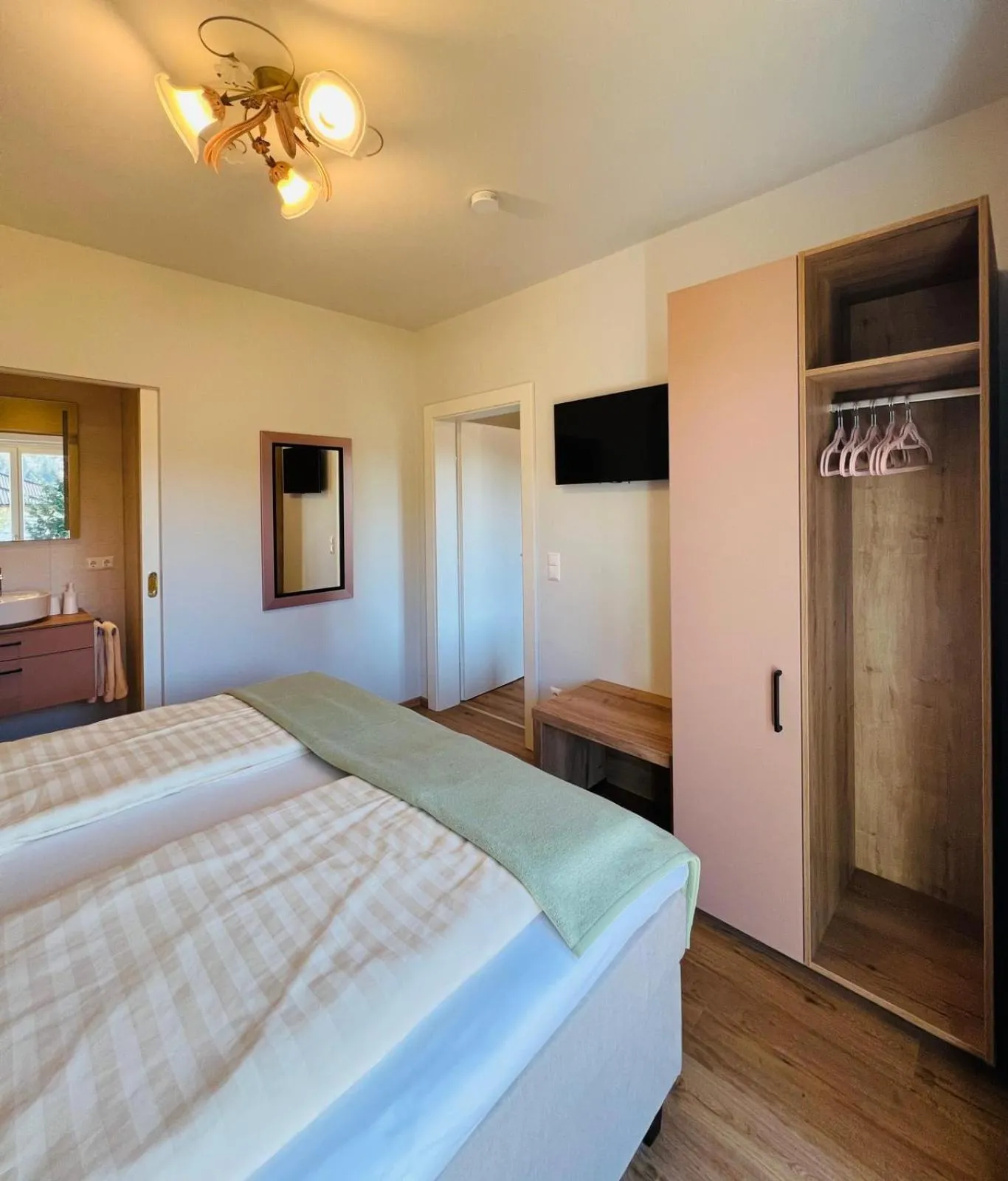 Bed in Haus Golker Ferienwohnungen & Frühstückspension