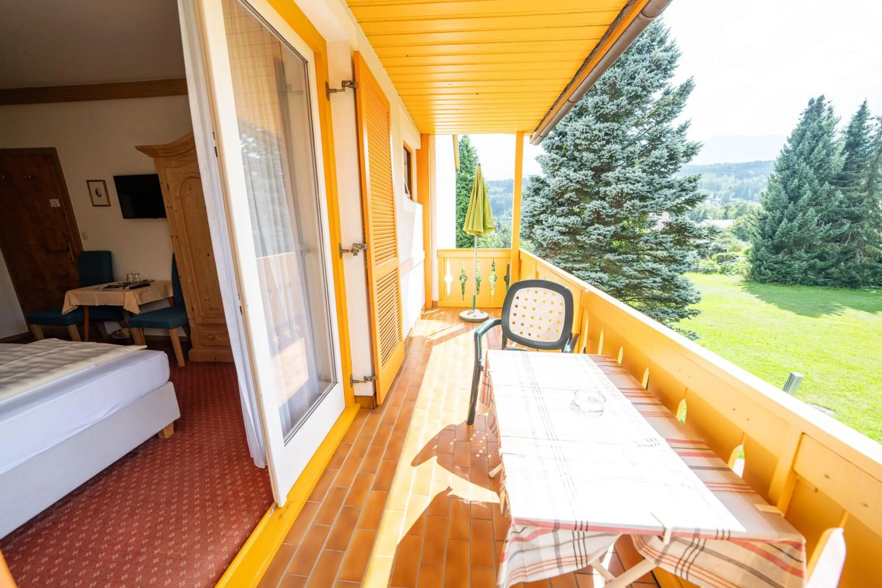 Lake view in Haus Golker Ferienwohnungen & Frühstückspension