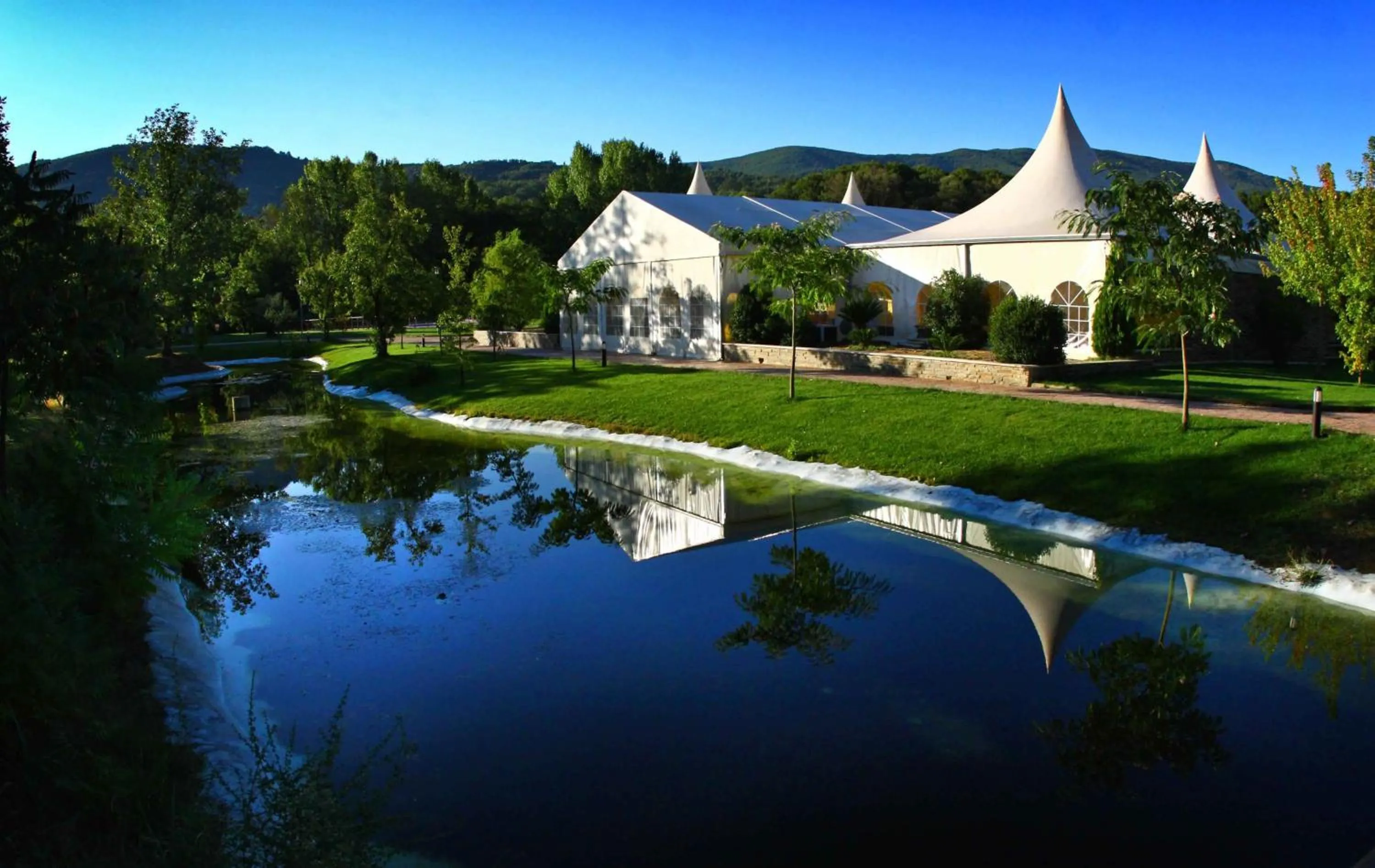 Property building in Hotel Balneario Valle del Jerte