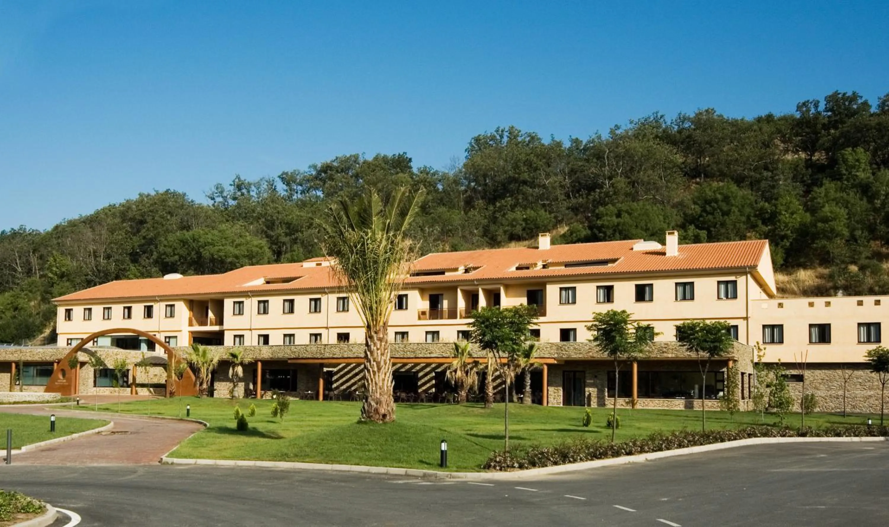 Property building in Hotel Balneario Valle del Jerte