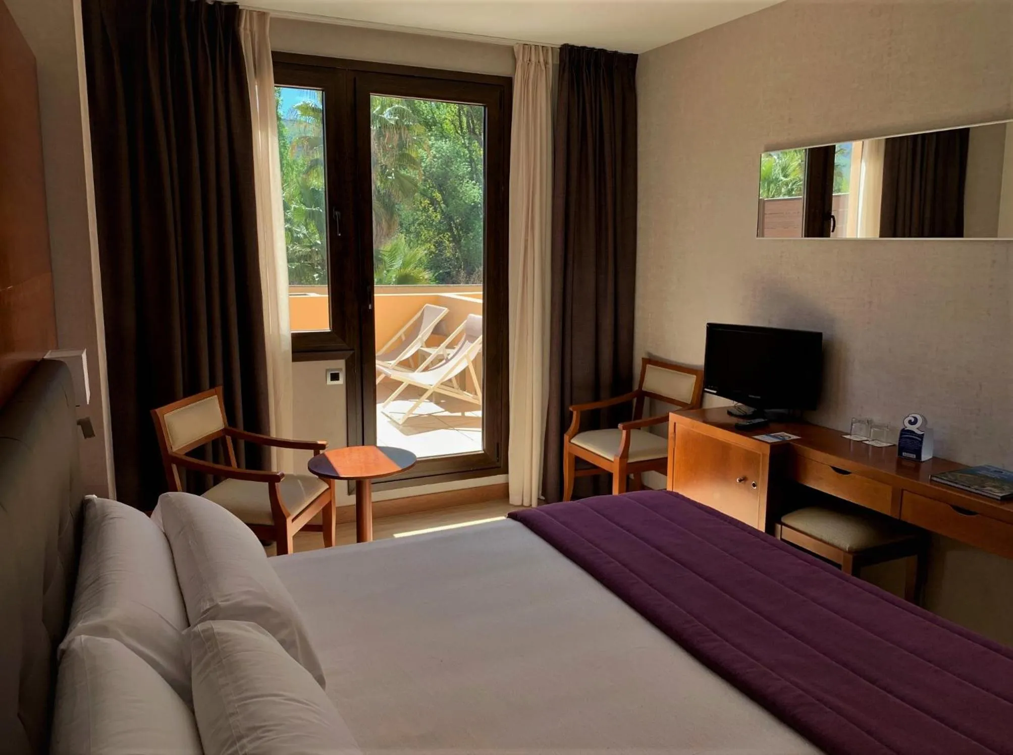 Photo of the whole room, Bed in Hotel Balneario Valle del Jerte