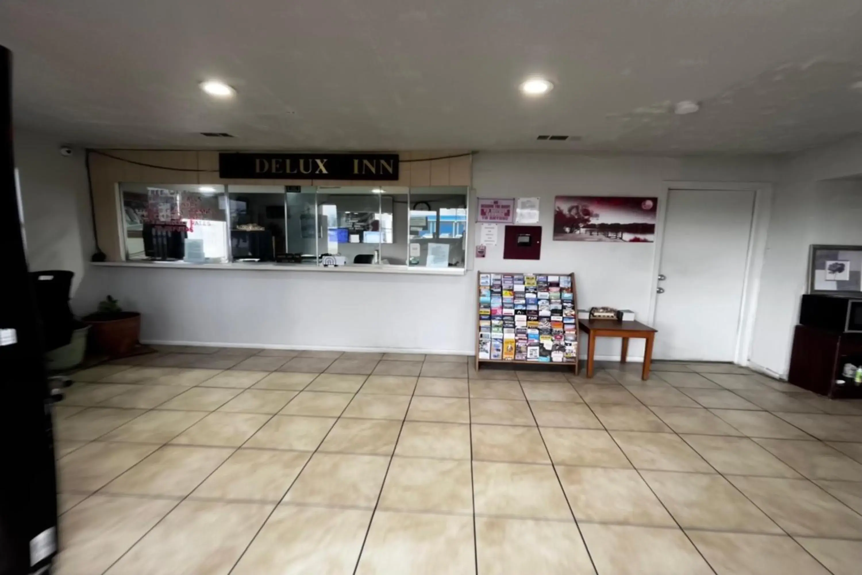Lobby or reception in Deluxe Inn Motel By OYO Grand Prairie Interstate 30 Lobby or reception in Deluxe Inn Motel By OYO Grand Prairie Interstate 30