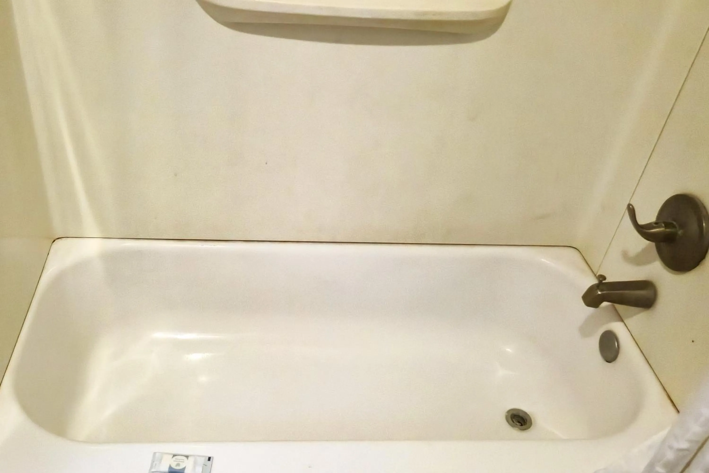 Bathroom in Deluxe Inn Motel By OYO Grand Prairie Interstate 30