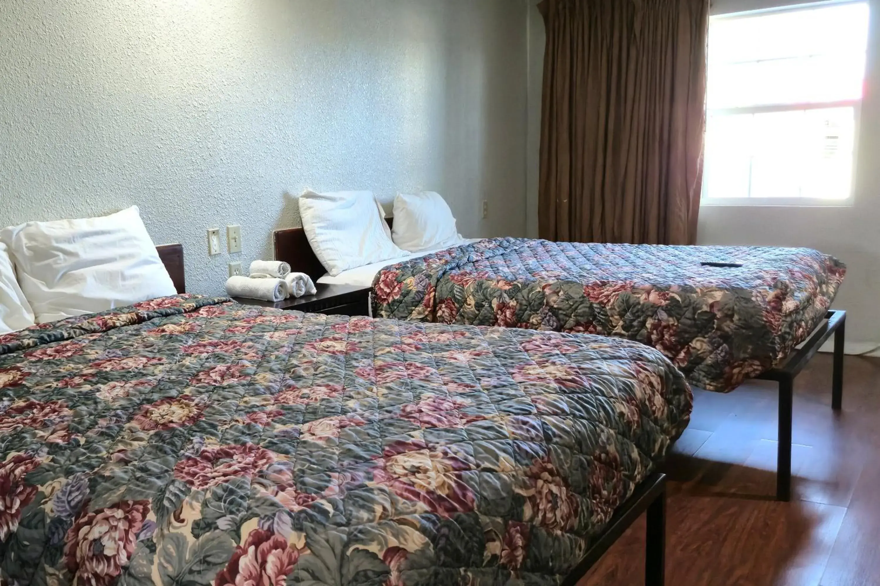 Bedroom, Bed in Deluxe Inn Motel By OYO Grand Prairie Interstate 30 Bedroom, Bed in Deluxe Inn Motel By OYO Grand Prairie Interstate 30