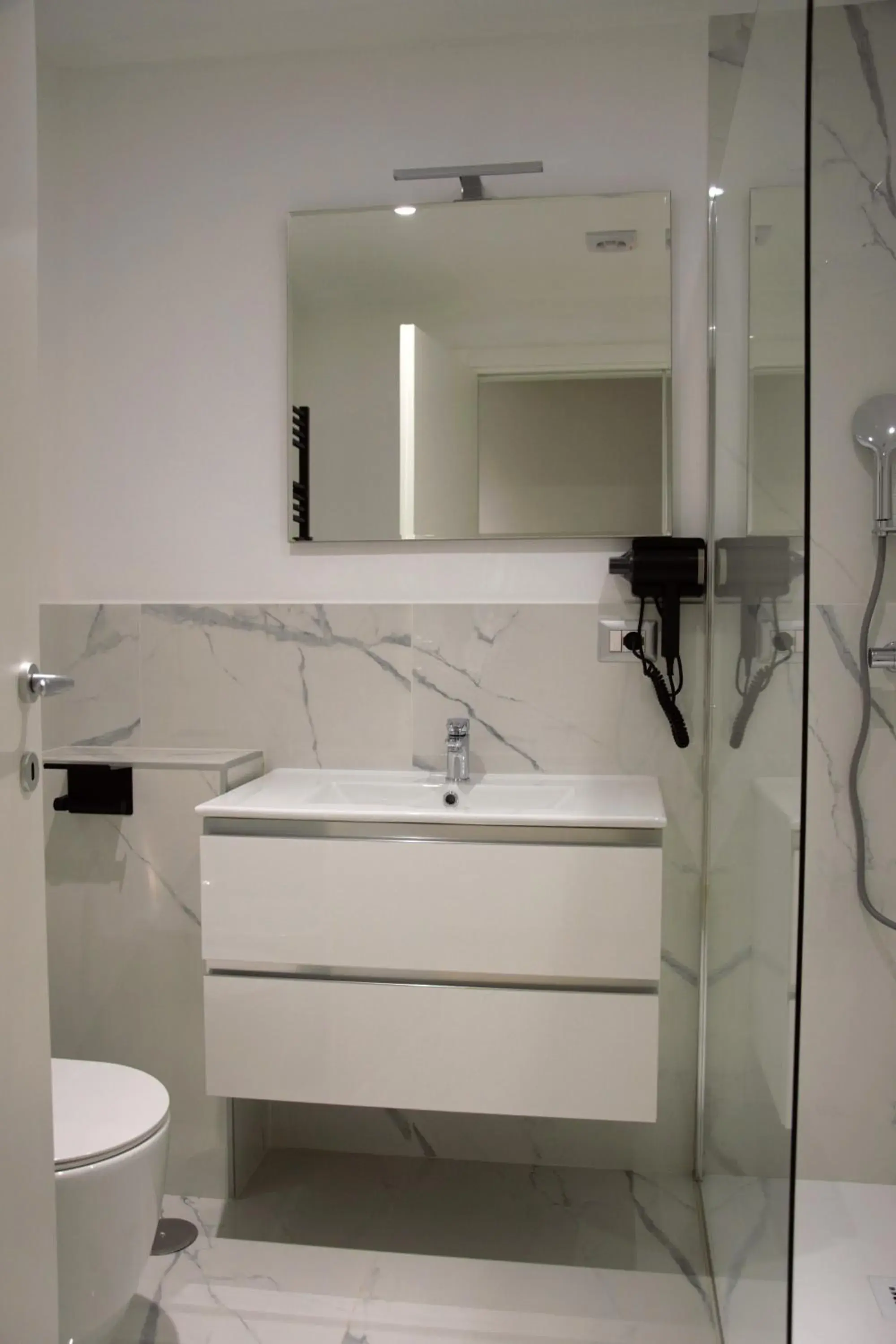 Deluxe Triple Room in Domus Dea Roma by Trinità Deluxe Triple Room in Domus Dea Roma by Trinità