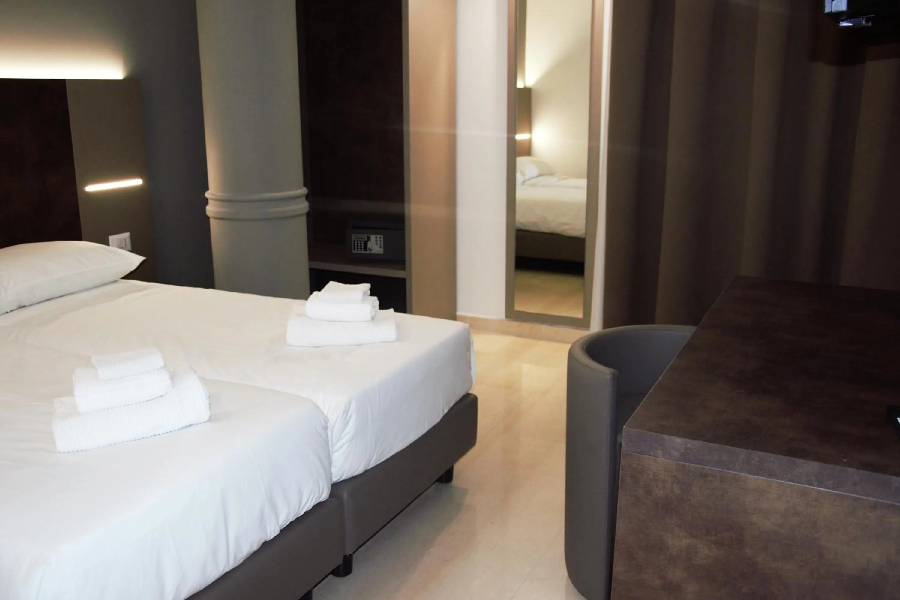 Bed in Domus Dea Roma by Trinità