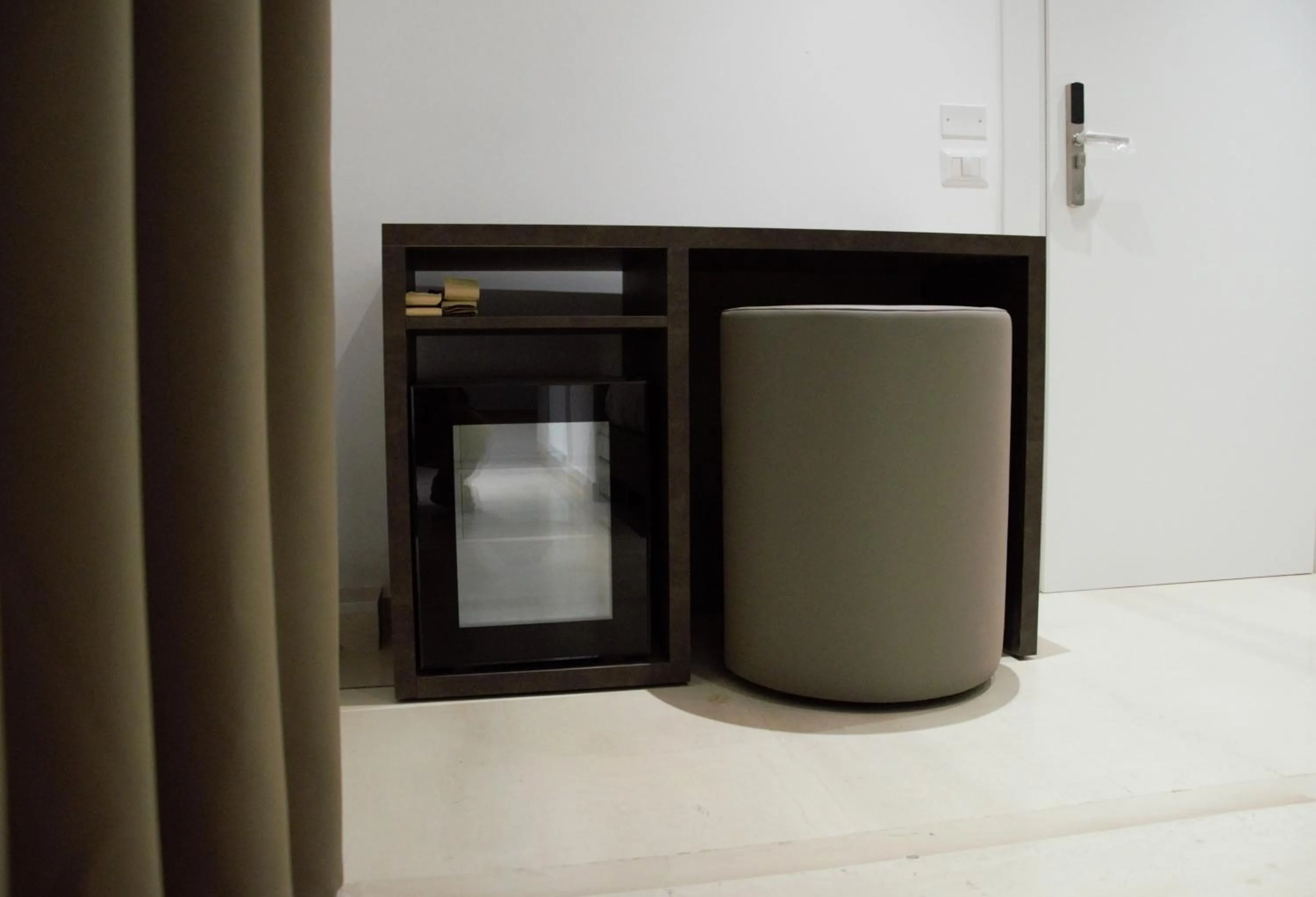 minibar in Domus Dea Roma by Trinità