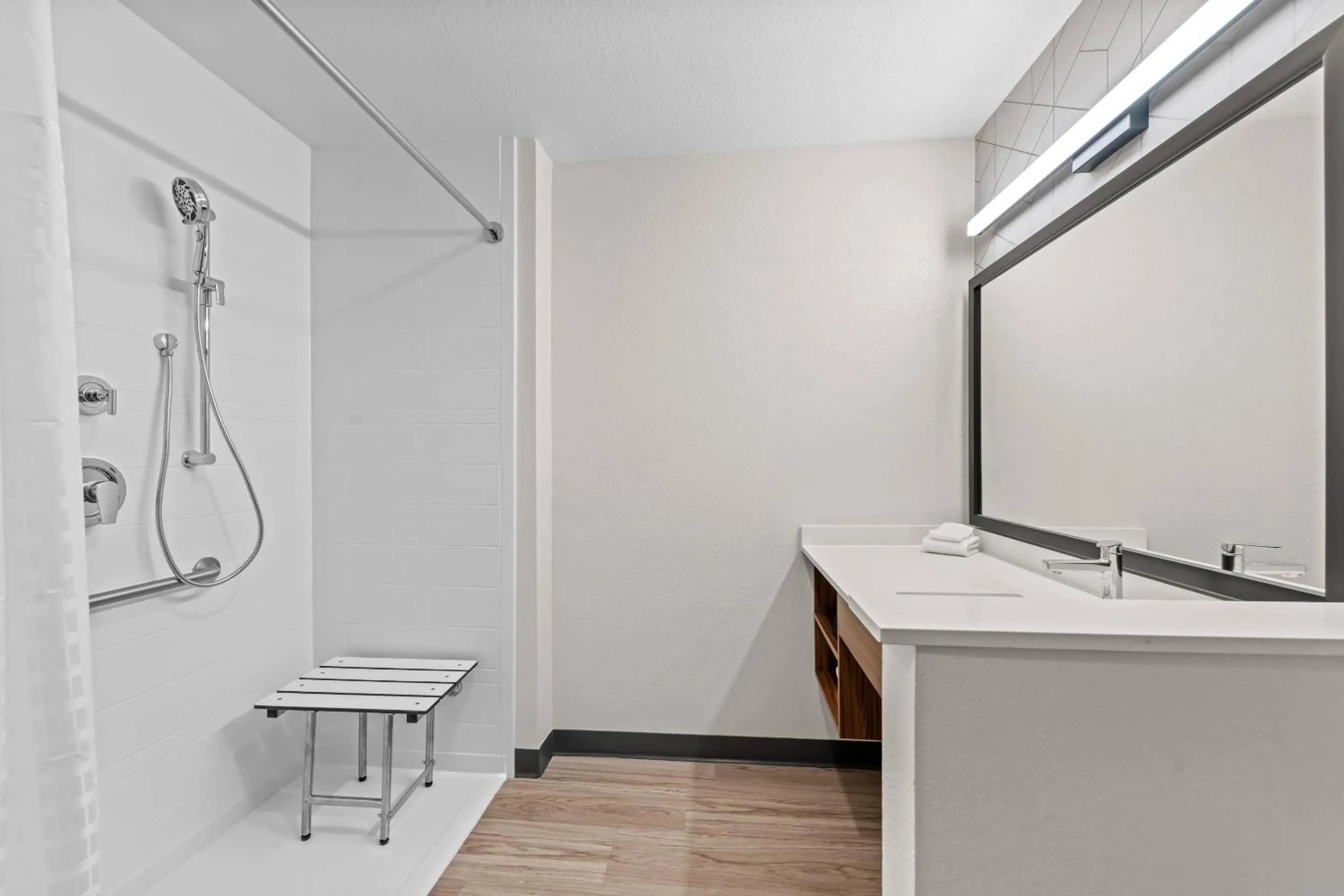 King Room - Disability Access/Non-Smoking in Everhome Suites Waco