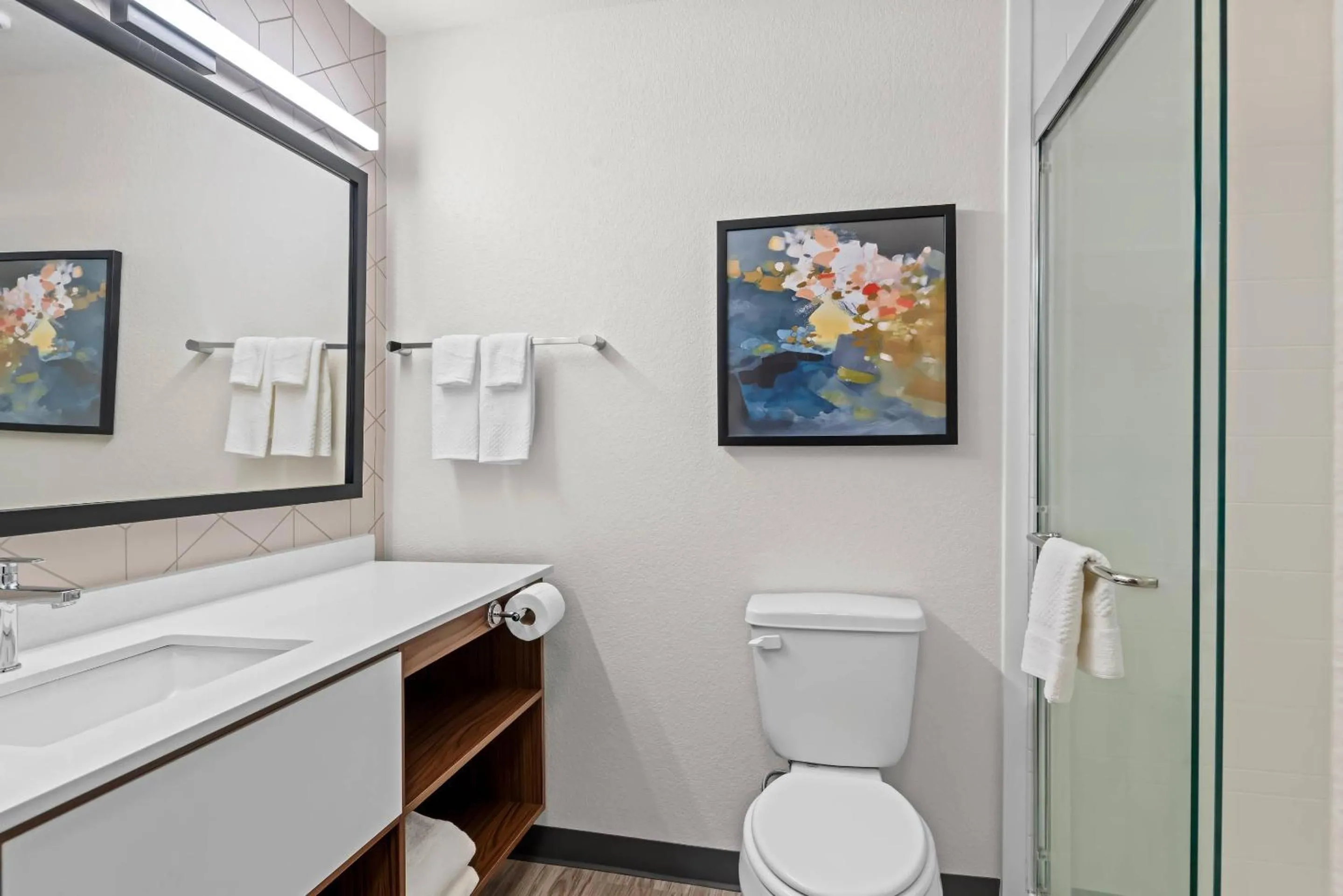 Quadruple Room with Two Queen Beds and Tub - Disability Access/Non Smoking in Everhome Suites Waco