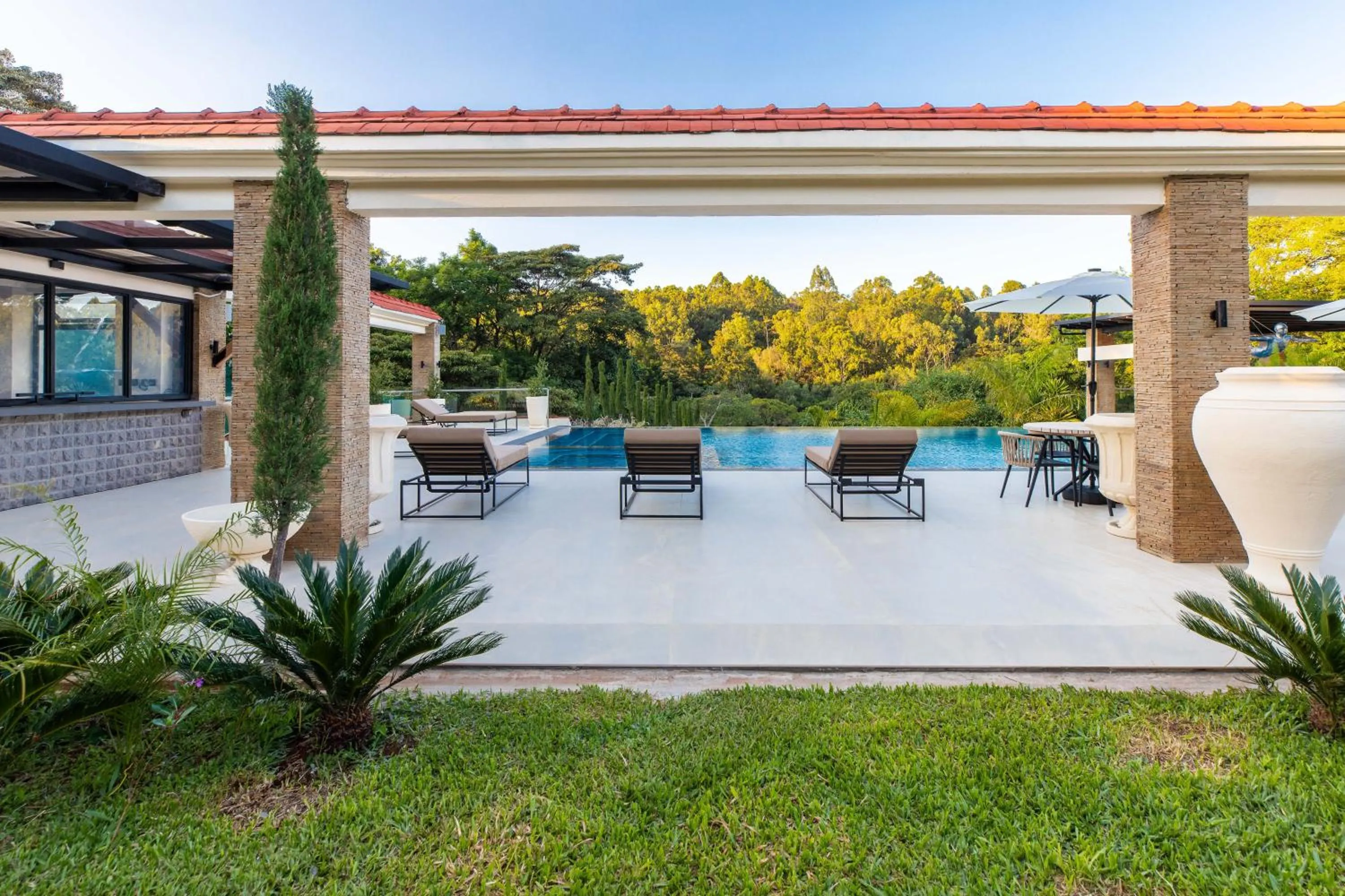 Swimming pool in Pax Manor Muthaiga