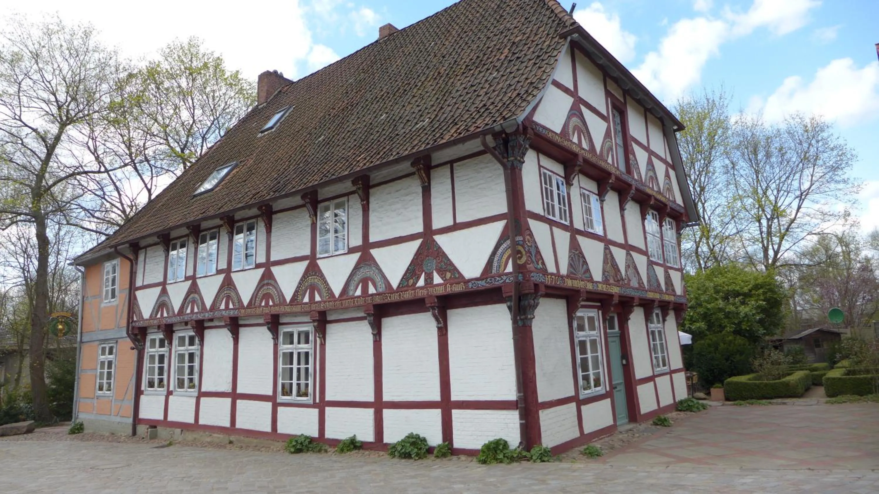 Facade/entrance in Klosterkrug Apartments