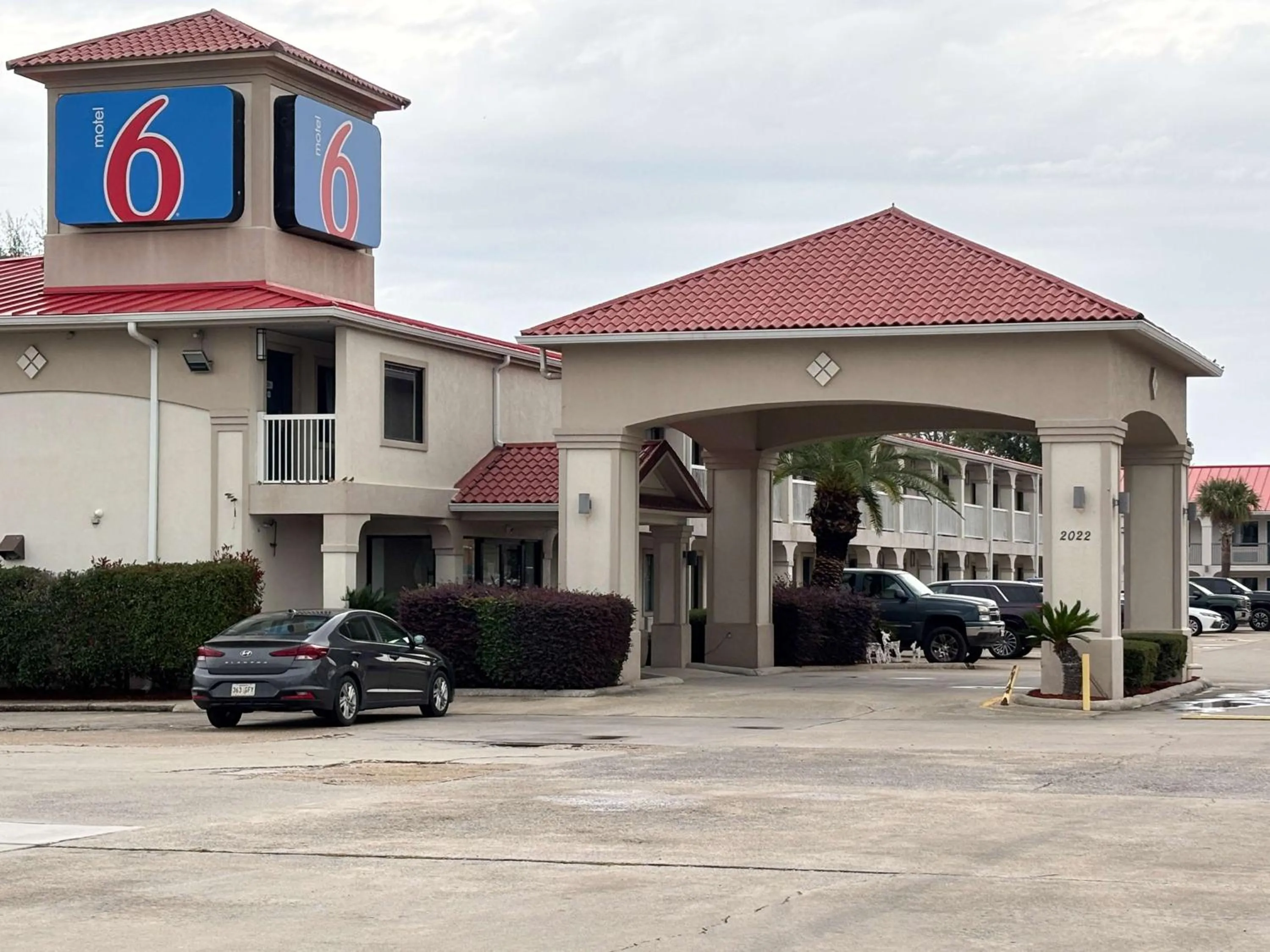 Property building in Studio 6 Sulphur LA