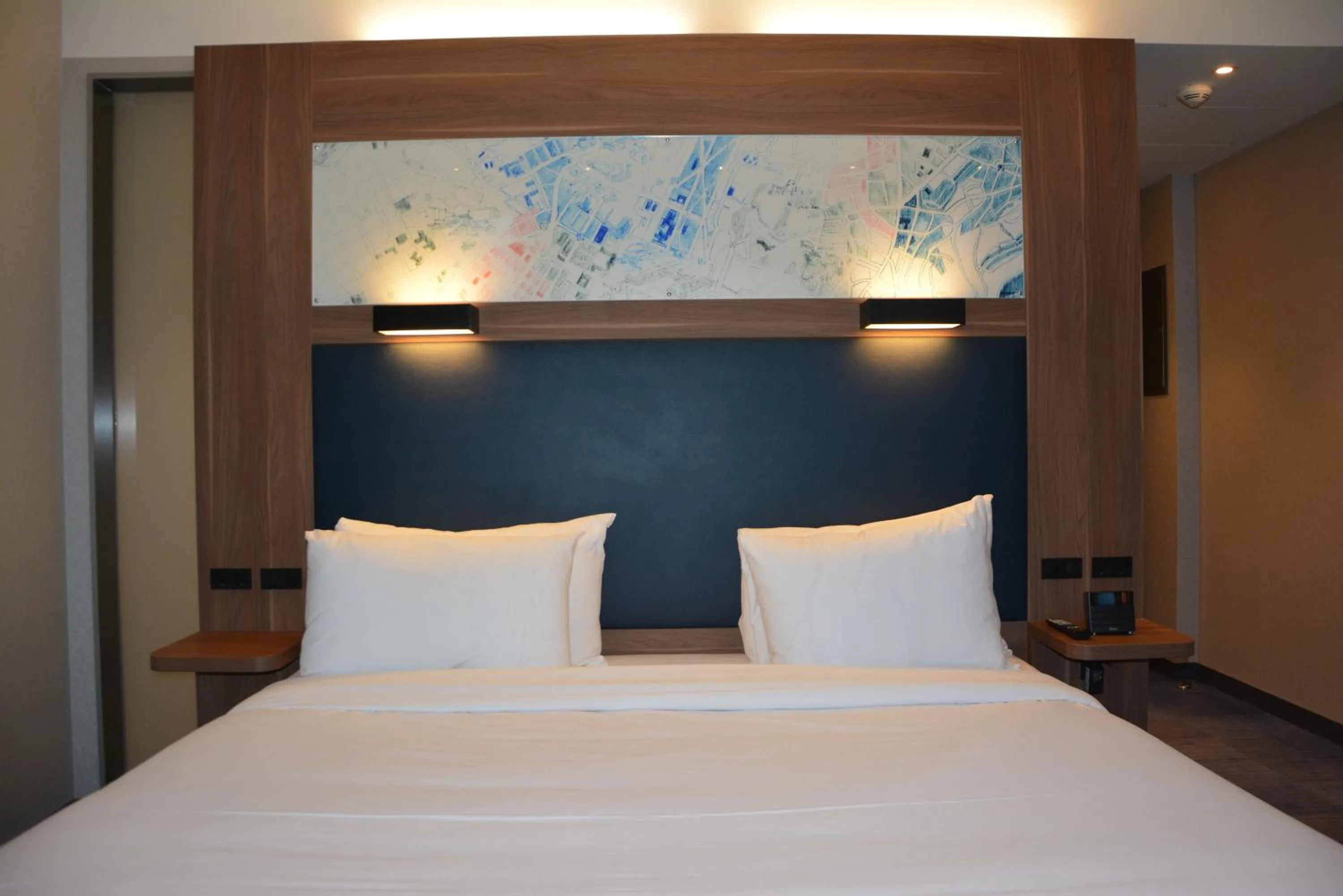 Bed in Aloft Stuttgart