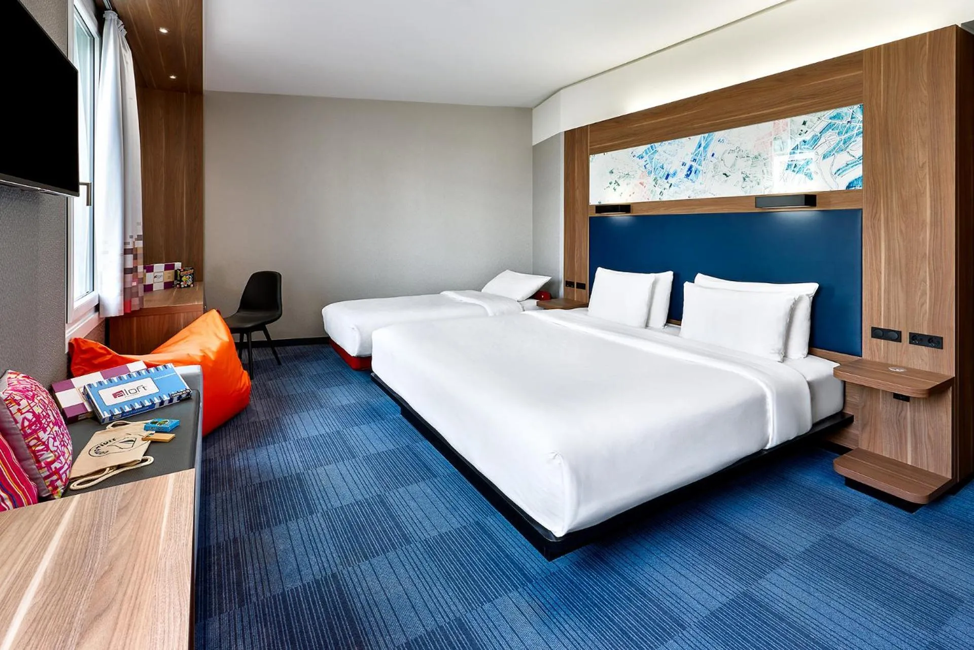 Family, Bed in Aloft Stuttgart