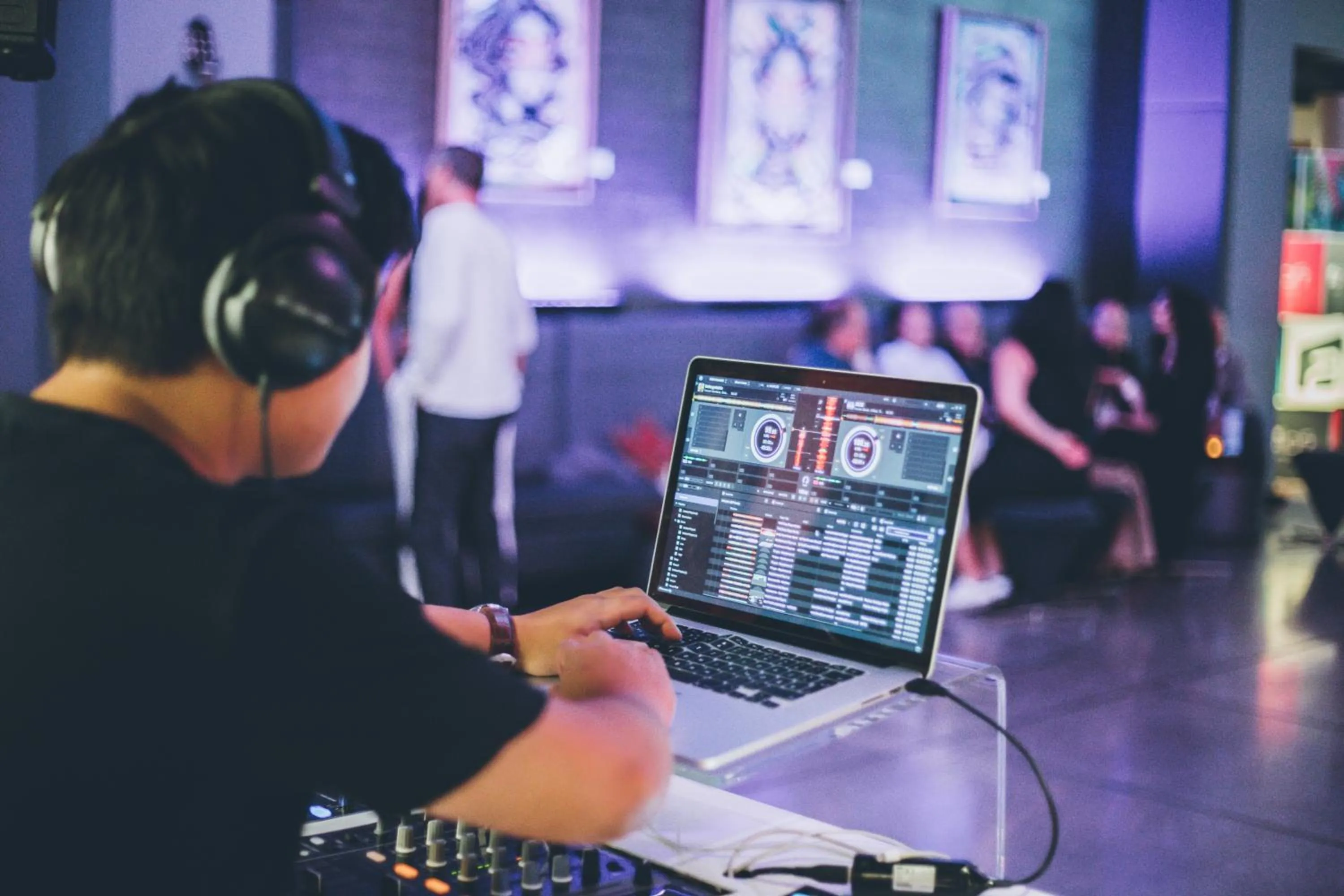 Restaurant/places to eat in Aloft Stuttgart