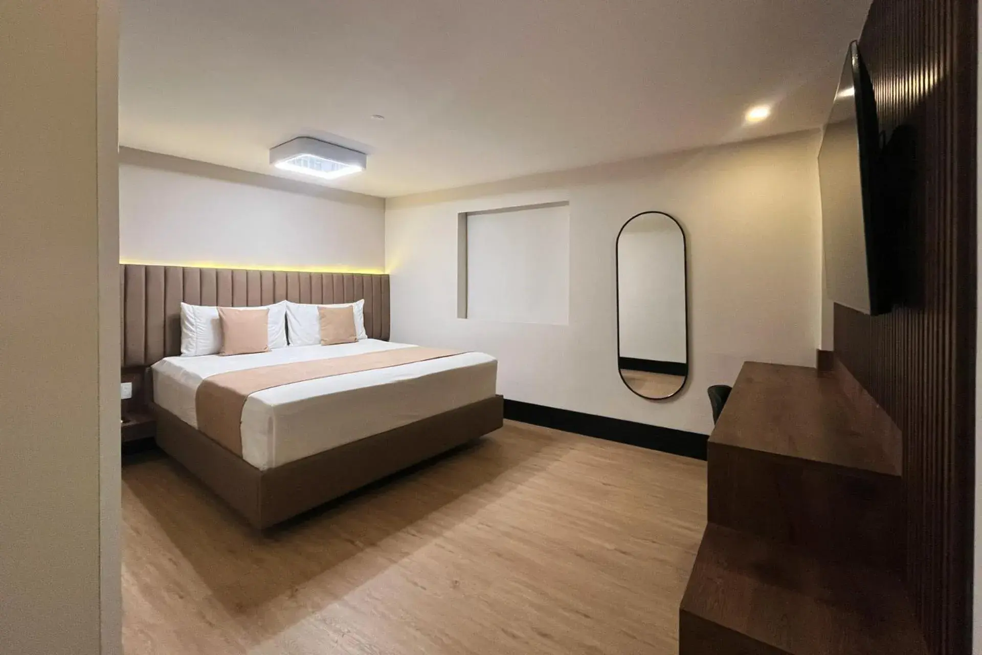 Deluxe Room in Hotel Continental ByHours Deluxe Room in Hotel Continental ByHours