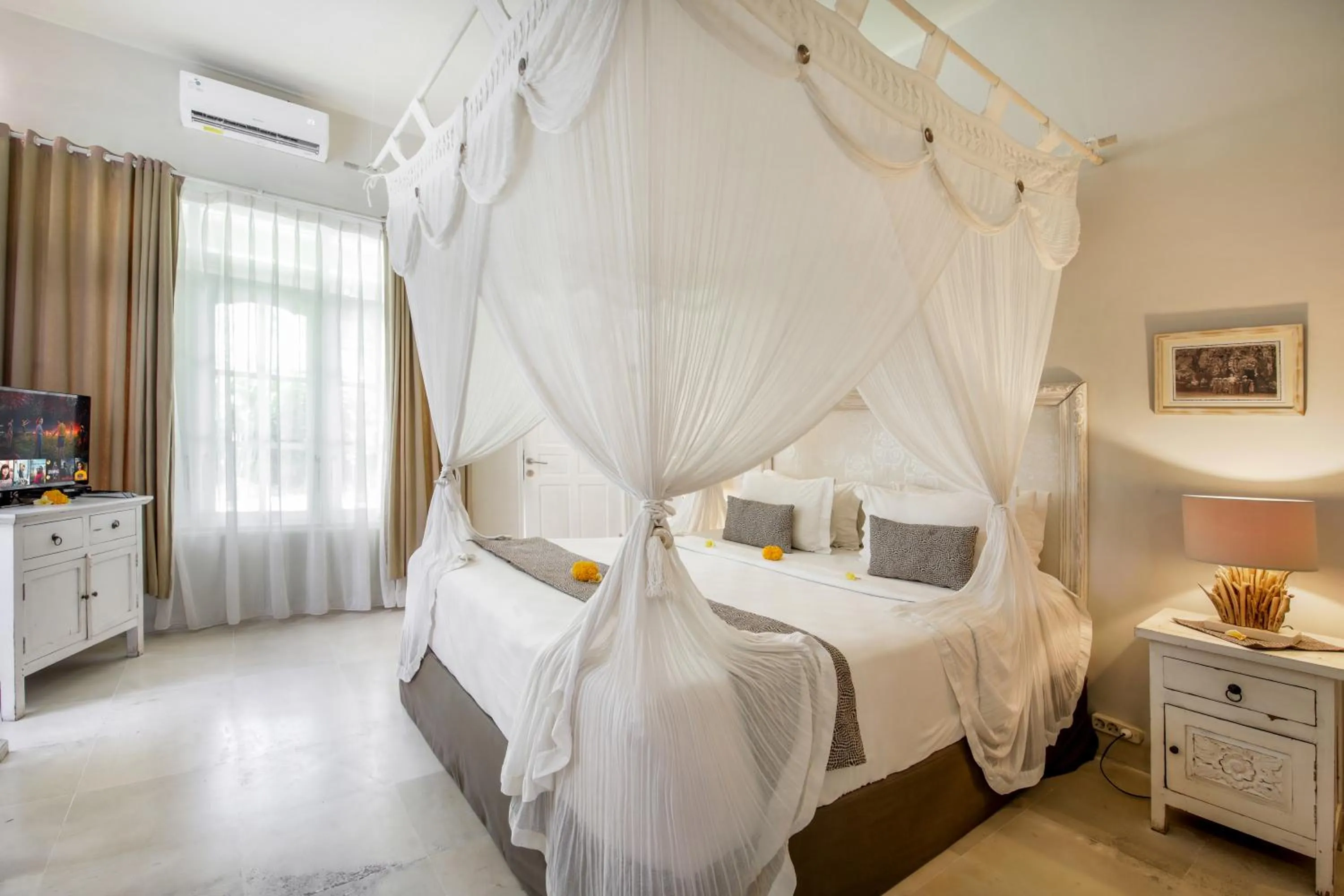 TV and multimedia, Bed in Villa Lodek Deluxe