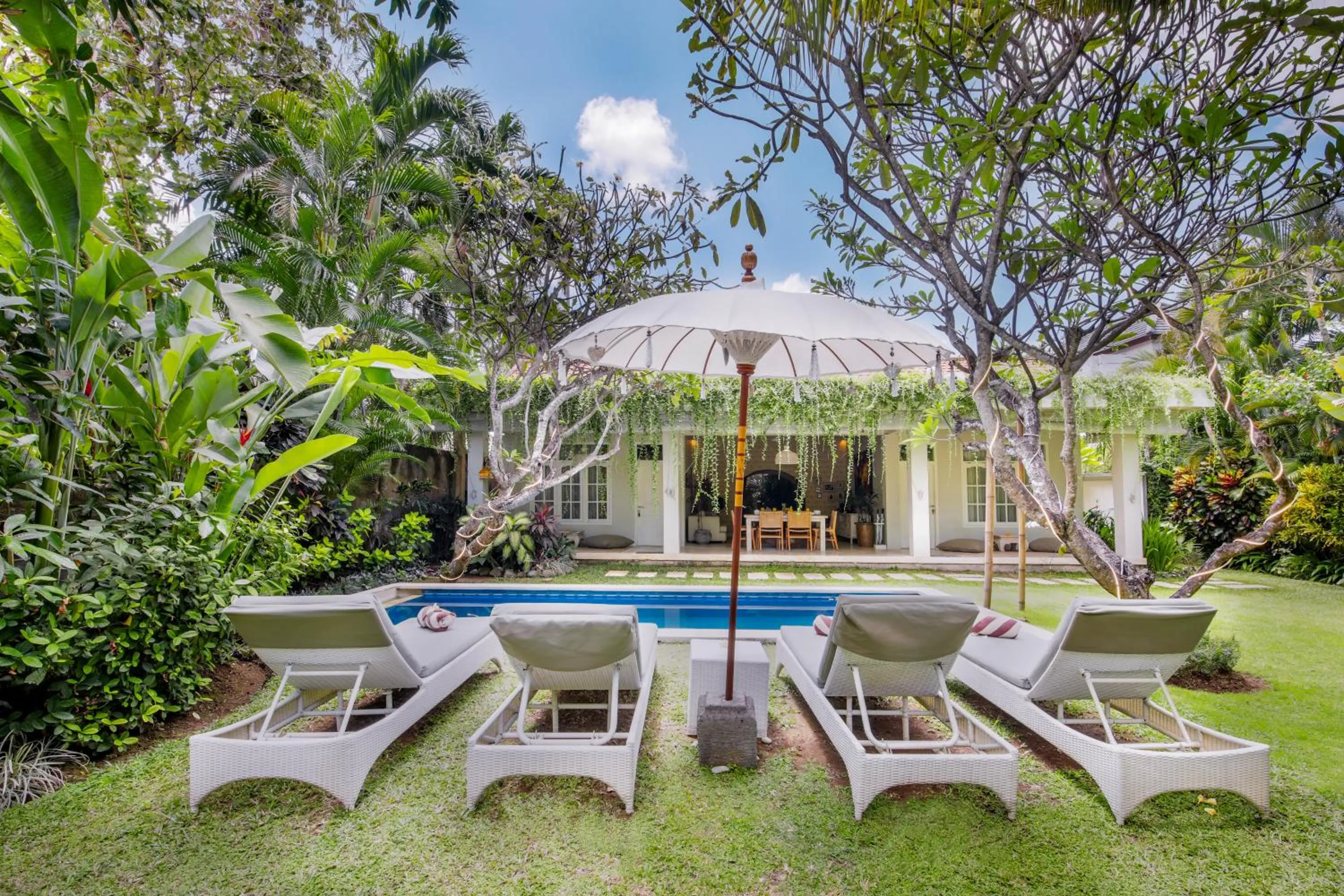 Day in Villa Lodek Deluxe