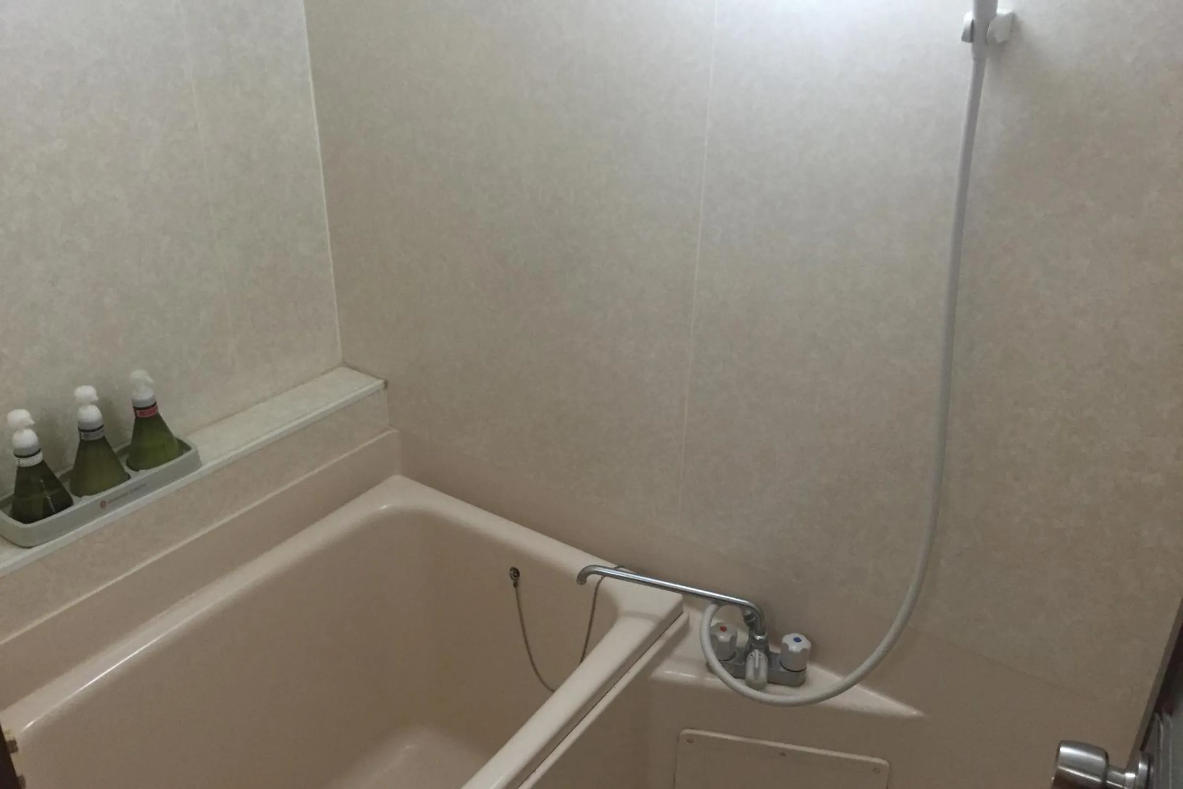 Shower in UmibenokakureyuSEIRYU海辺のかくれ湯清流