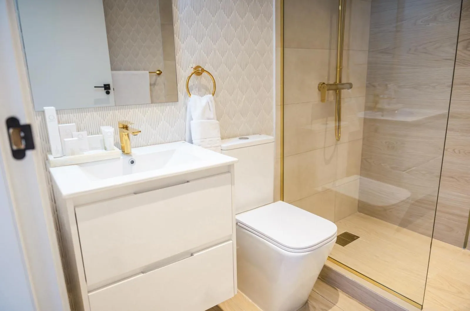 Bathroom in Aston Rubi City Suites