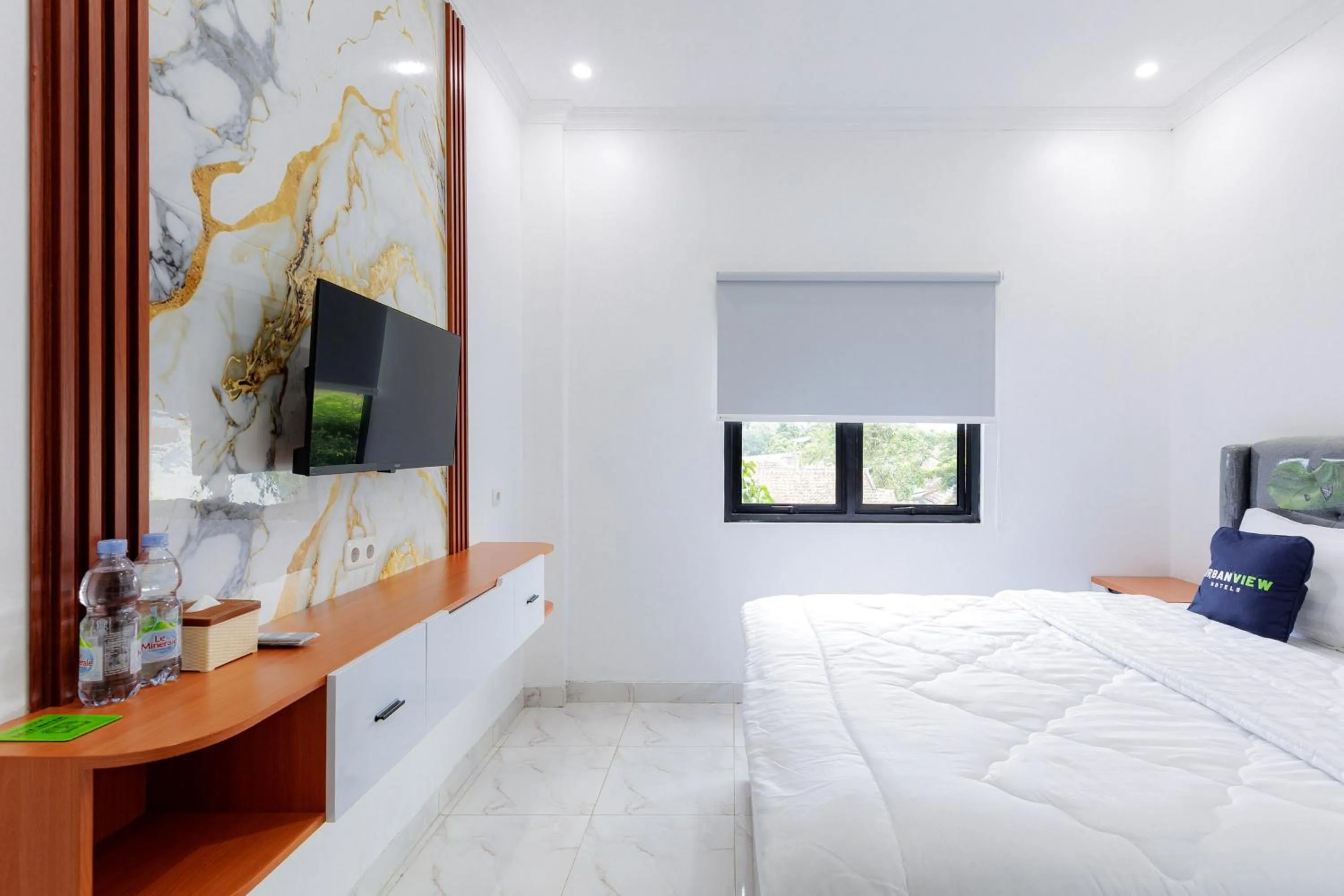 Bedroom, Bed in Urbanview Hotel Amira Syariah Bogor