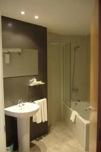 Bathroom in Hotel Alfinden