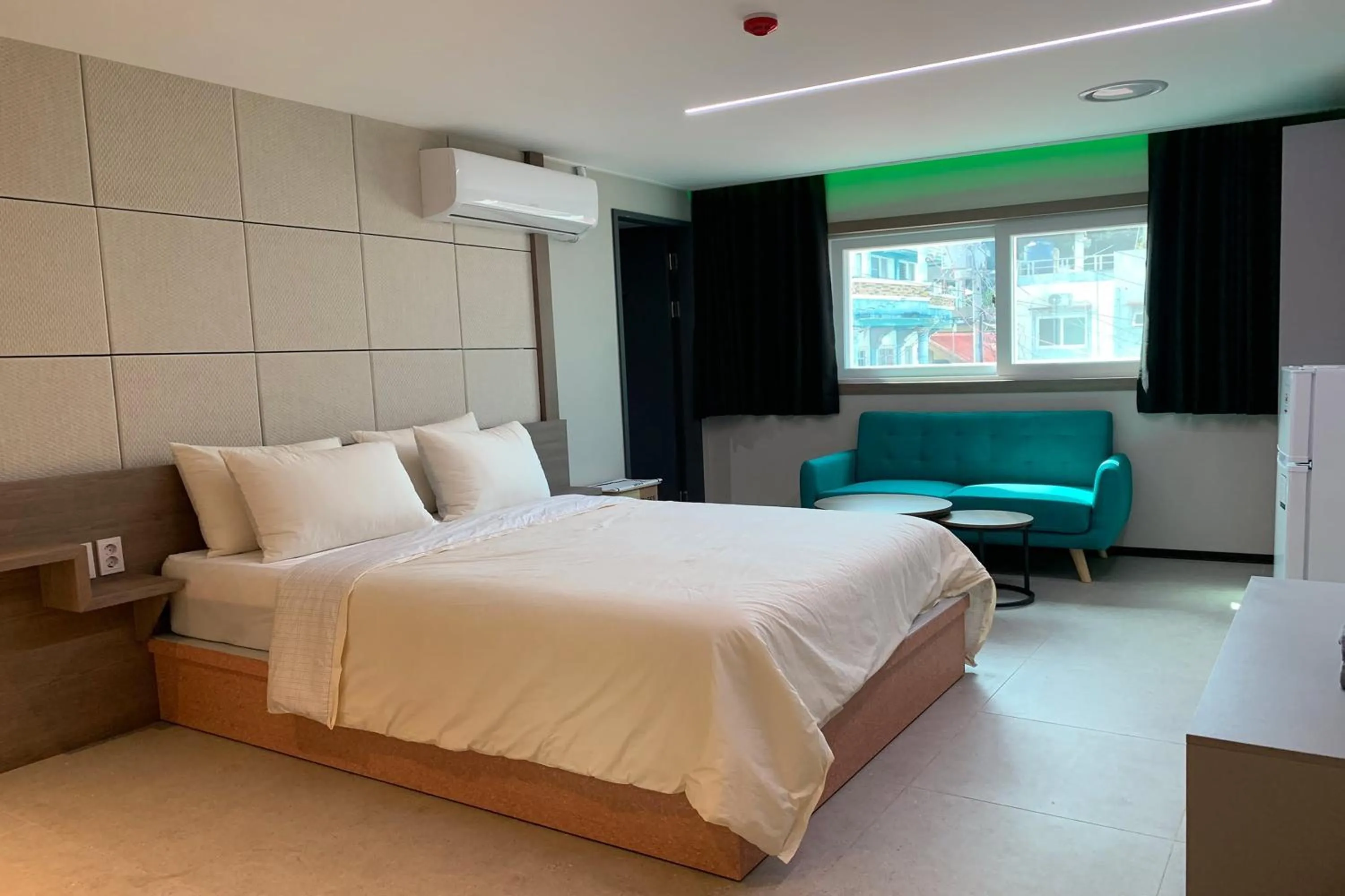 Bedroom, Bed in Hotel Kaya Puerto Galera