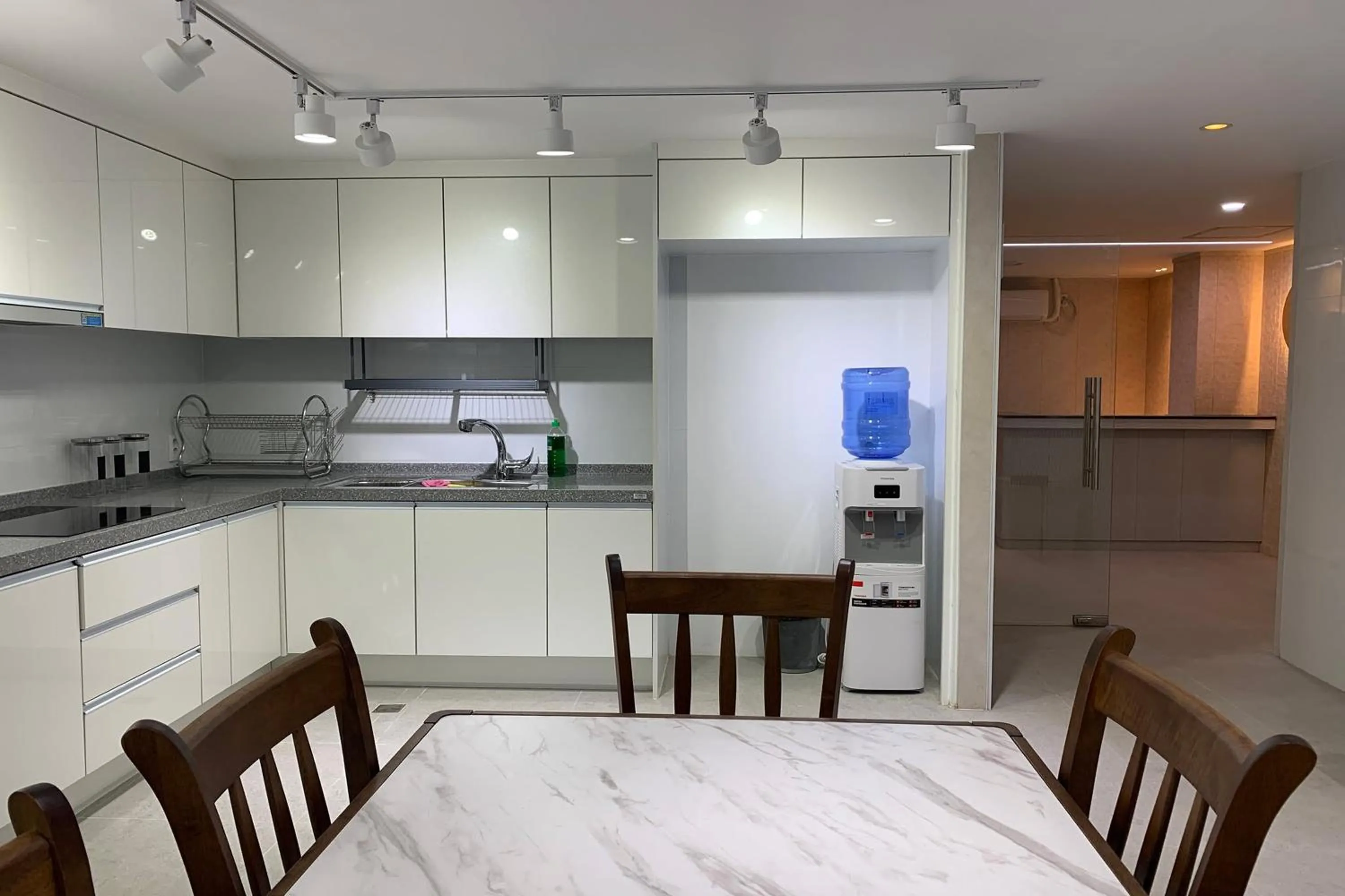 Kitchen or kitchenette in Hotel Kaya Puerto Galera