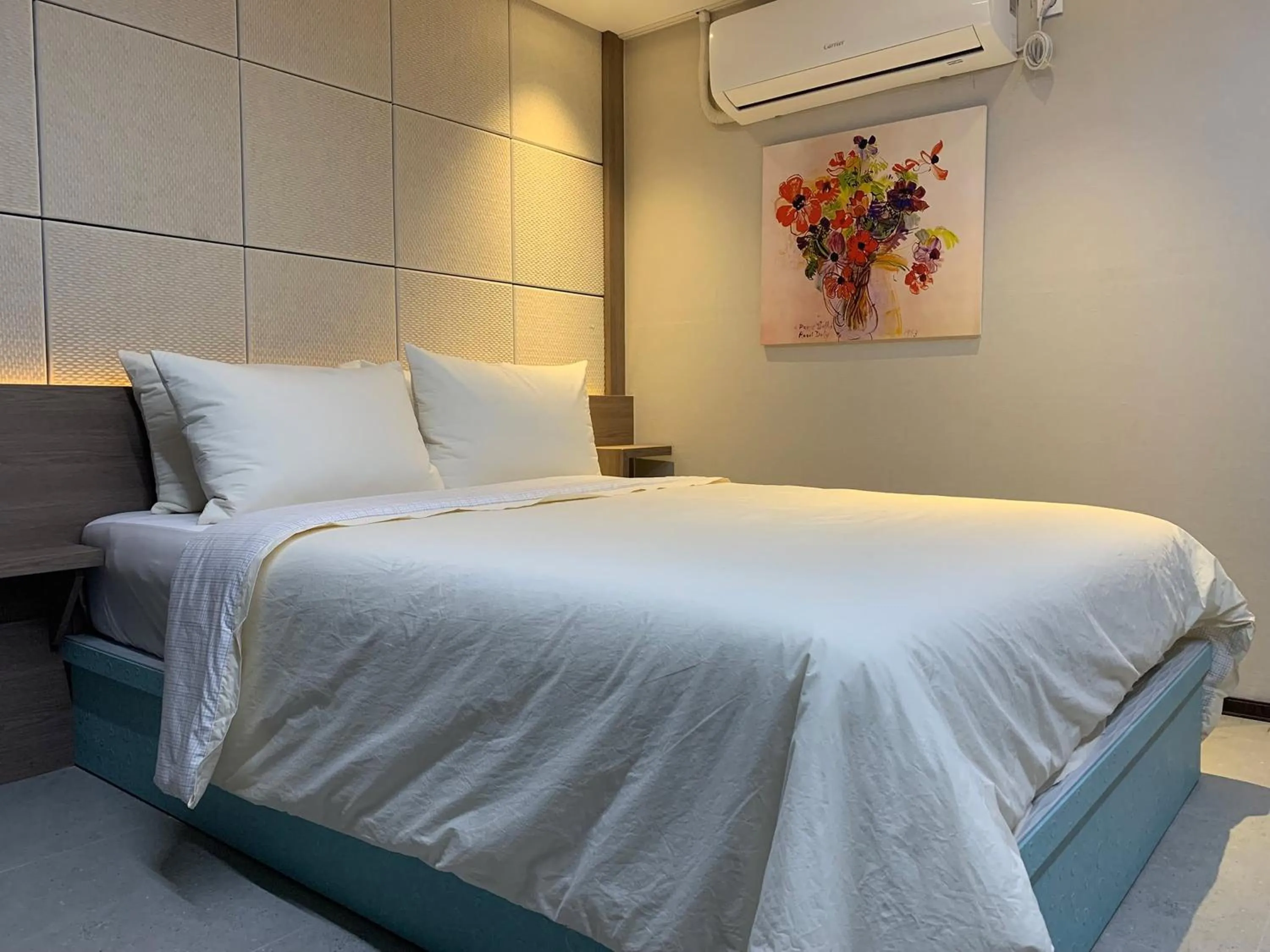 Bed in Hotel Kaya Puerto Galera