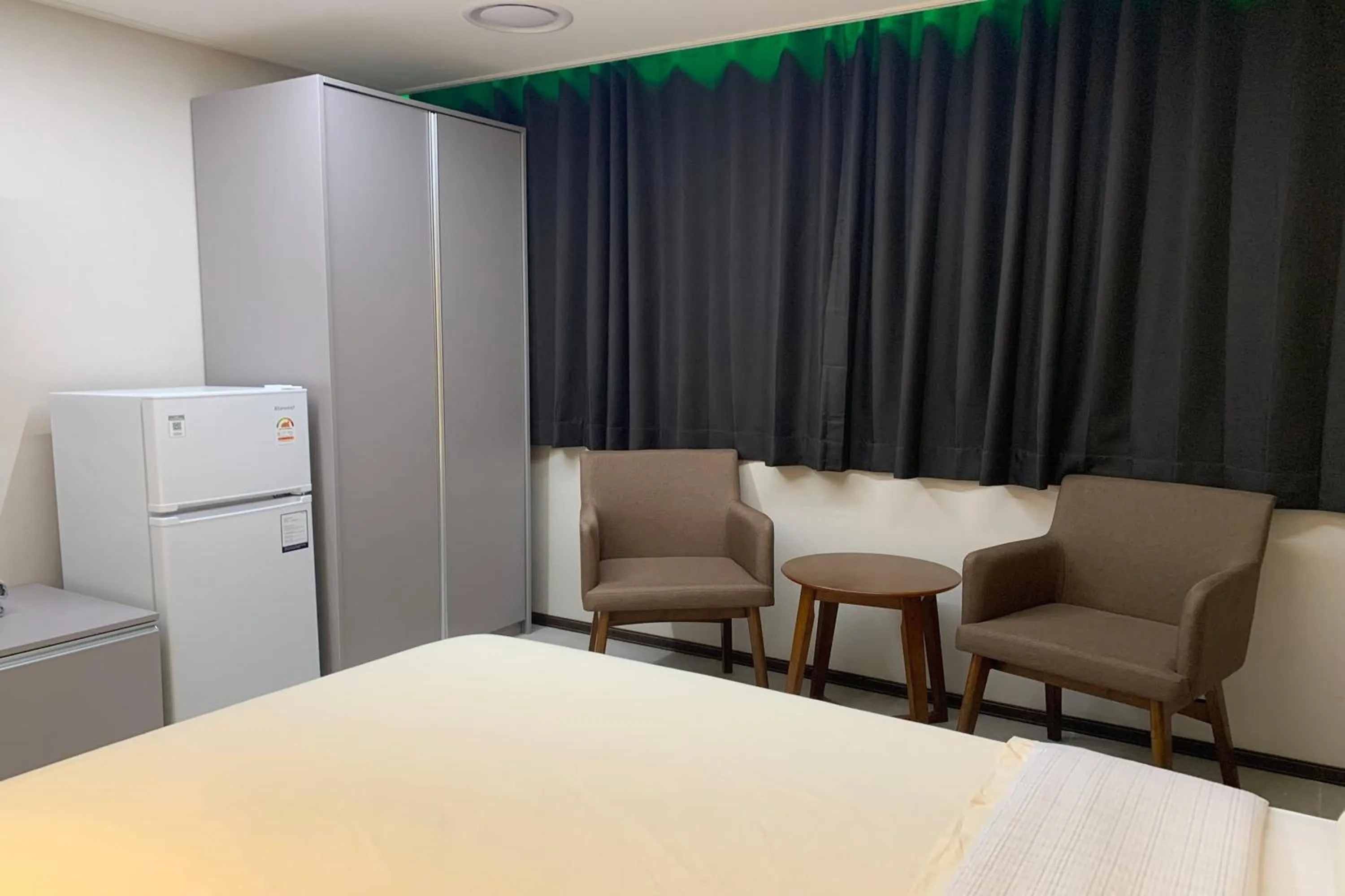 Bedroom, Bed in Hotel Kaya Puerto Galera